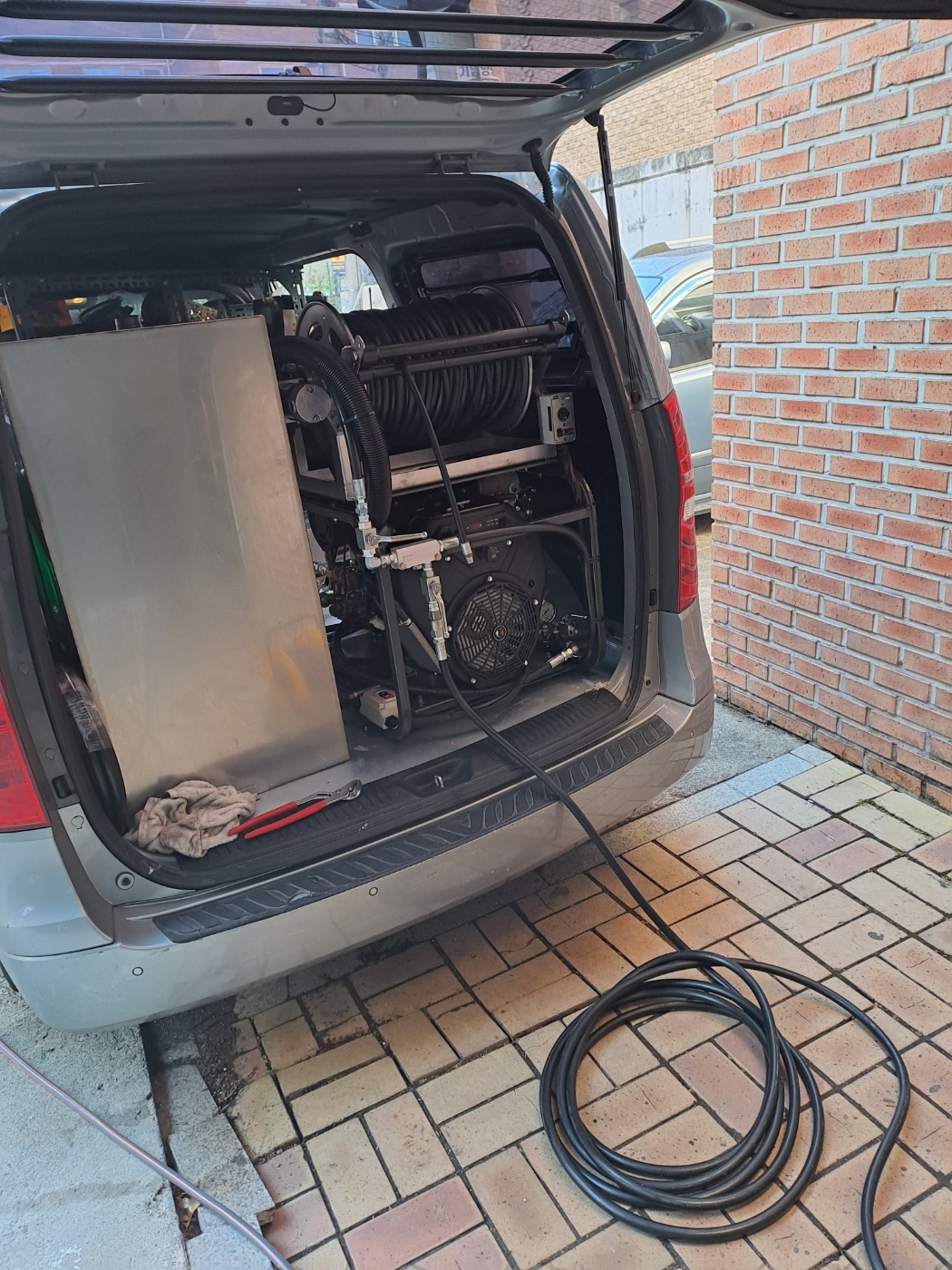 하수구 배관 청소 대표 이미지