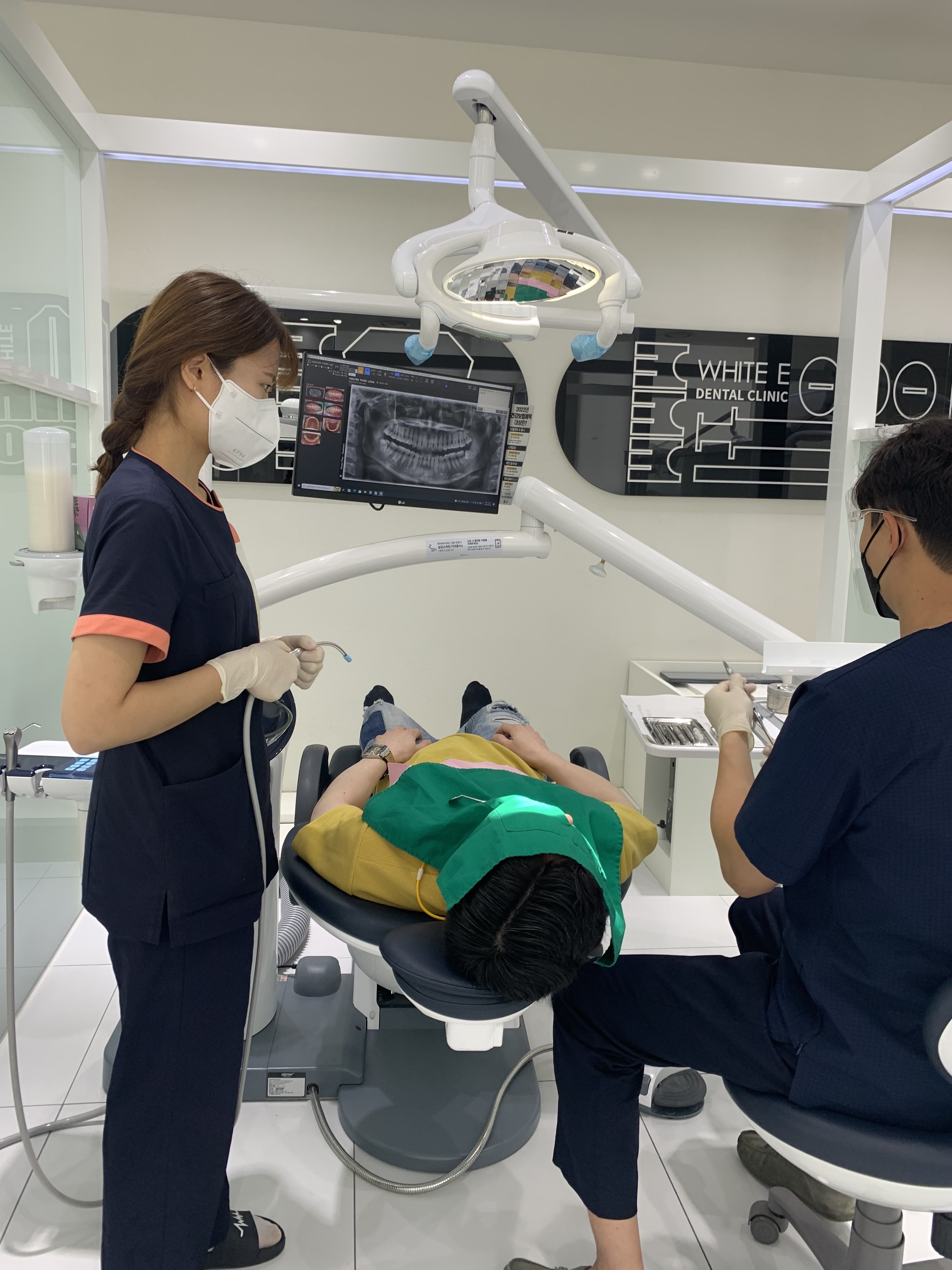 화이트이치과의원 강남 대표 이미지