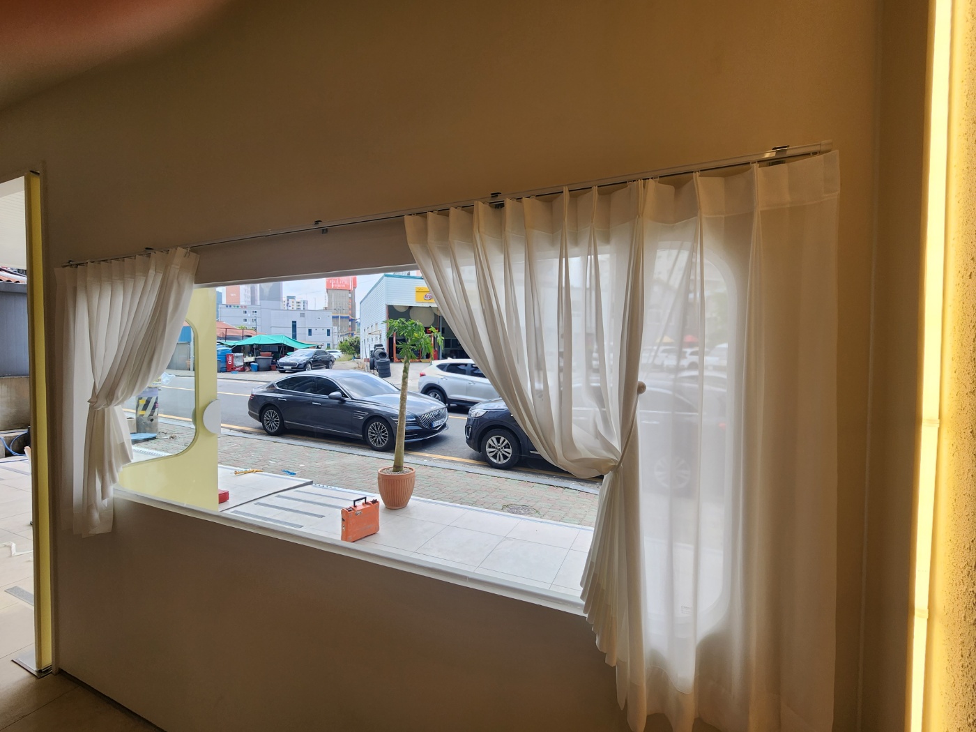 준 커튼 블라인드