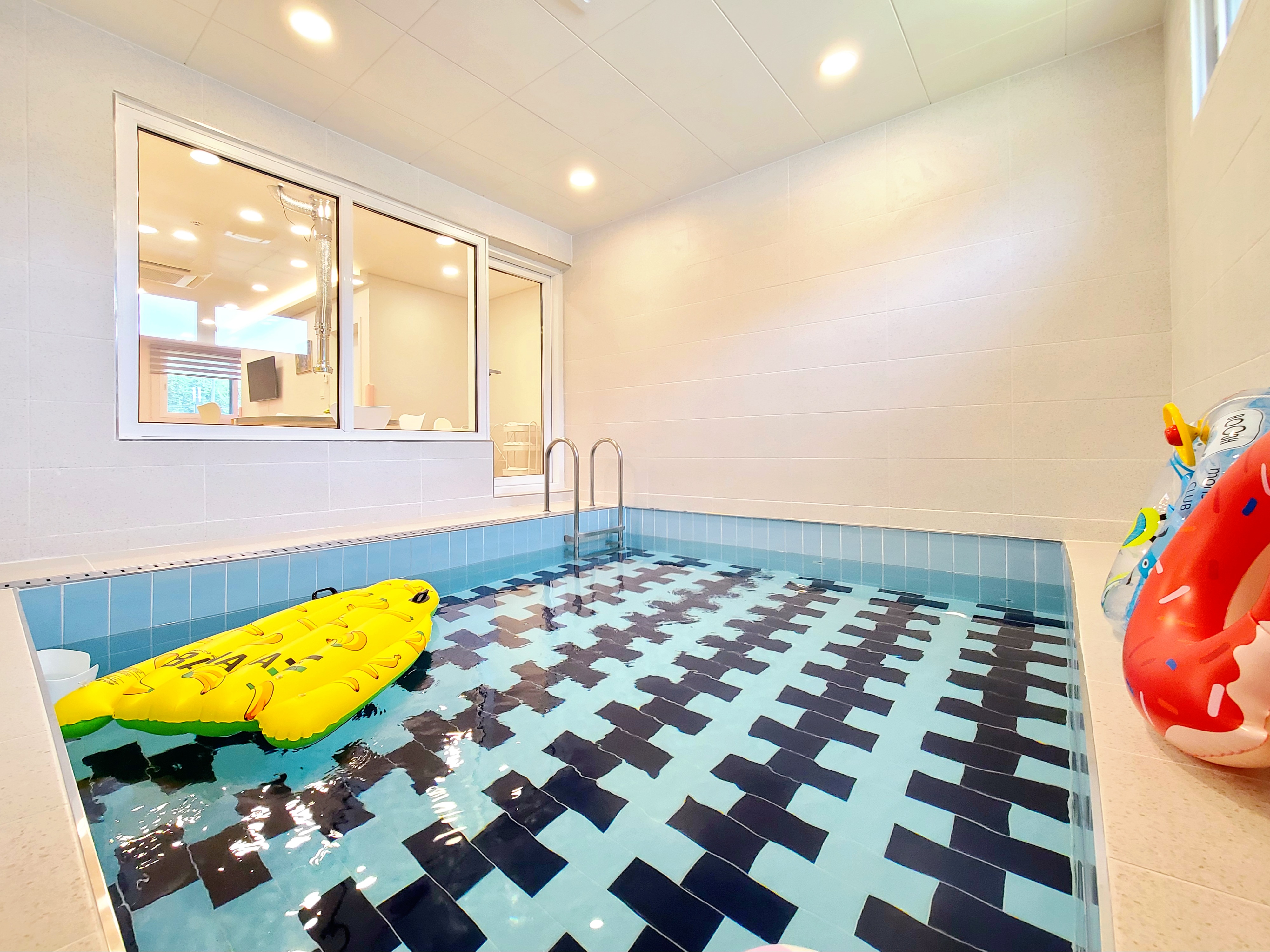 편한키즈애견풀빌라 대표 이미지