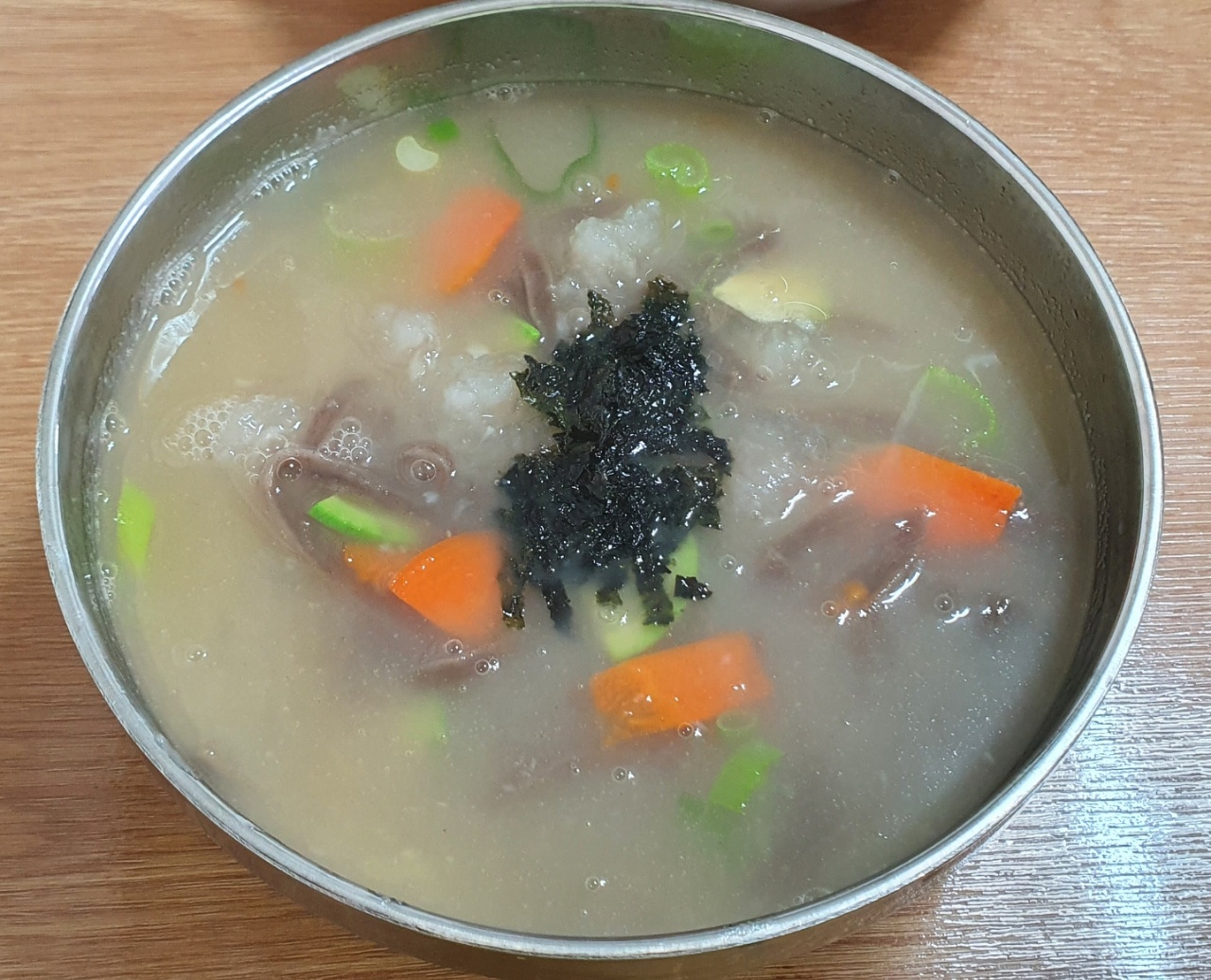 홍천강막국수 내부 또는 관련 모습