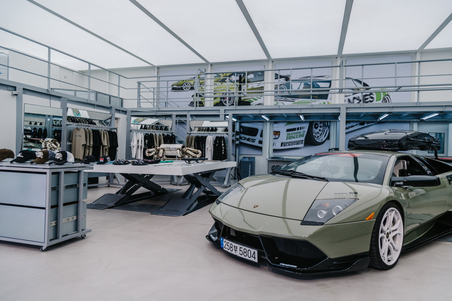 피치스 도원 내부 또는 관련 모습