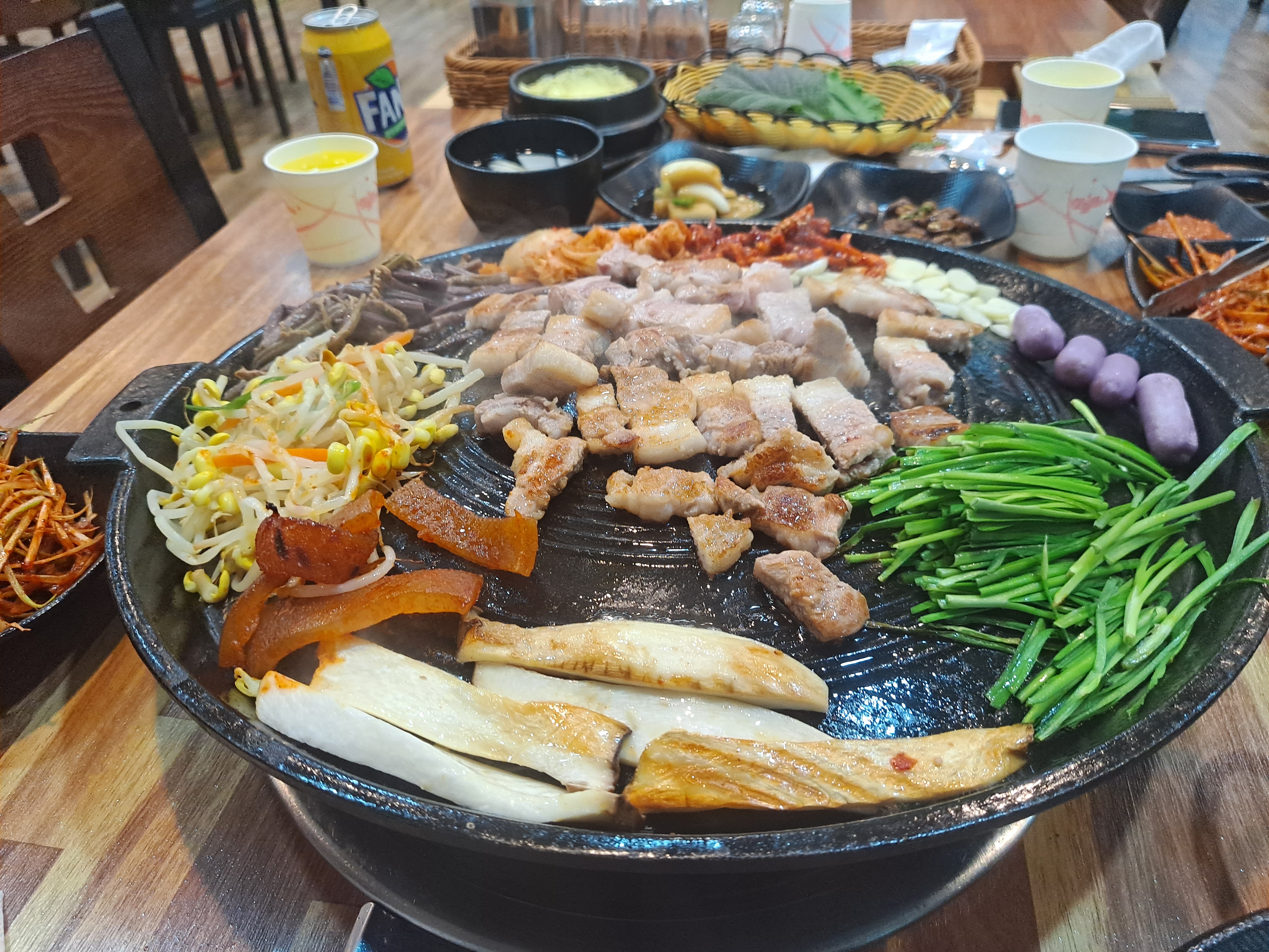 더덕솥뚜껑삼겹살 진천점