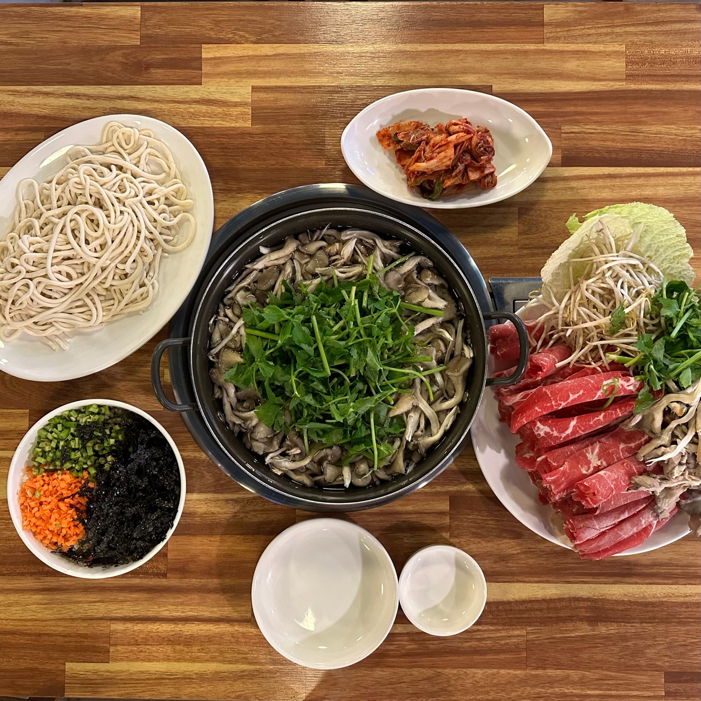 담은샤브칼국수 직영1호점