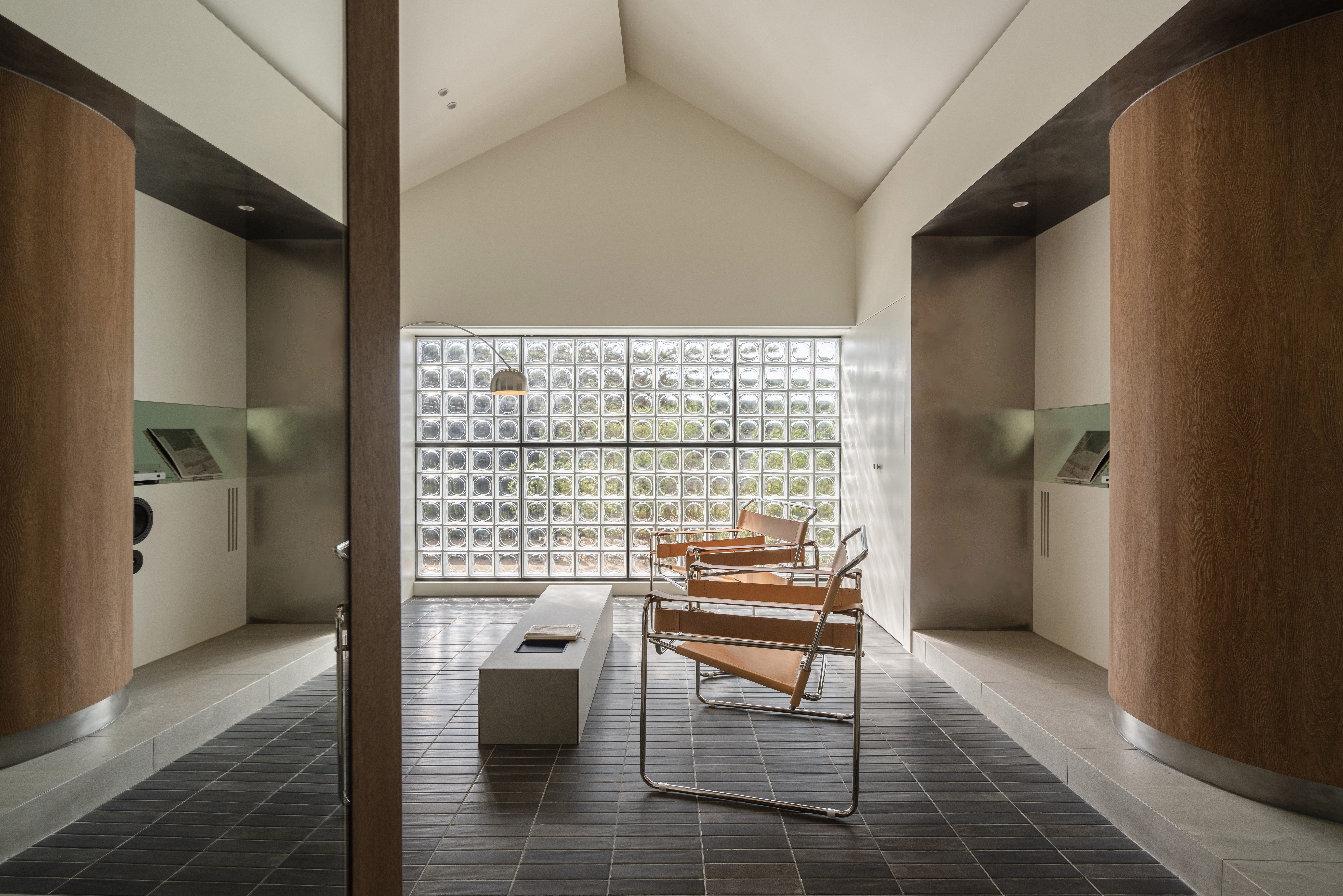 라이프이즈로맨스 대표 이미지 (가구 디자인)