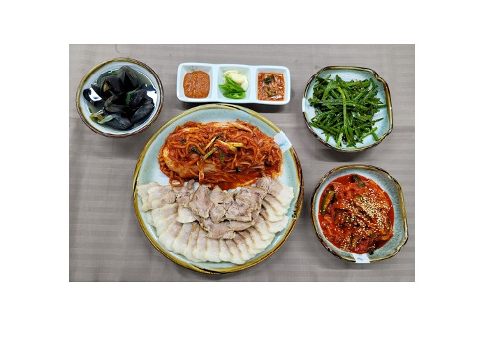 이층집보쌈과전