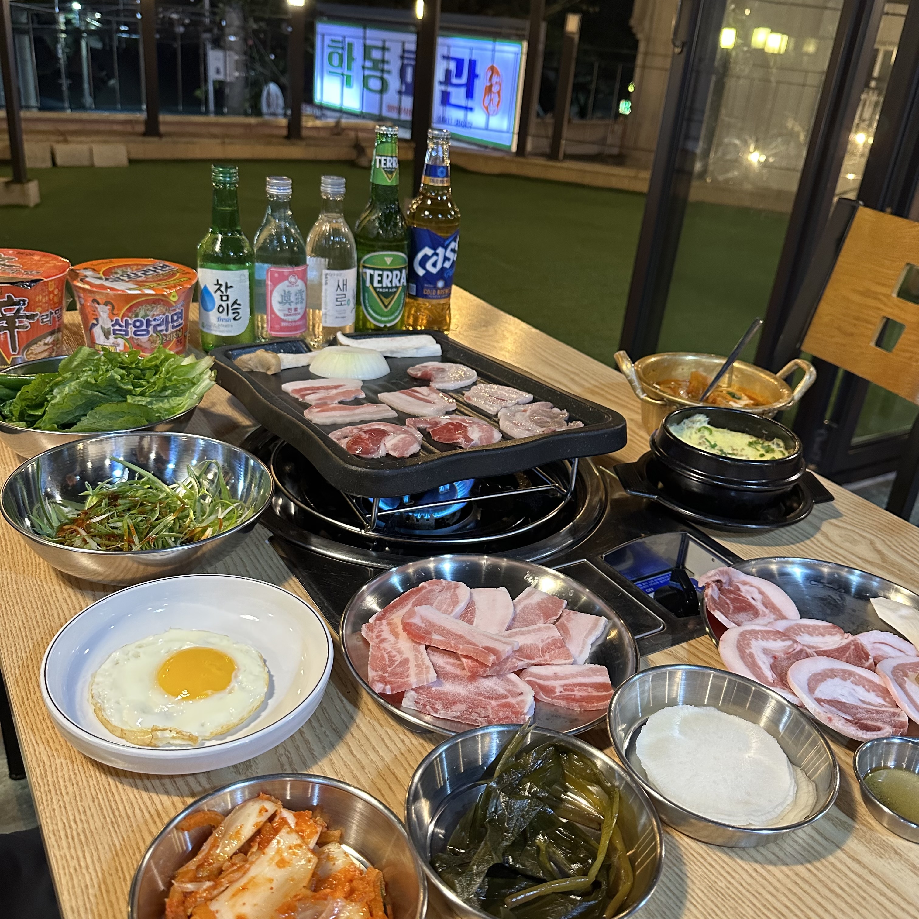 가까운 삼겹살식당 광주 동구 오겹살 돼지껍데기 돼지뒷고기 항정살 통삼겹 한돈 목살 학동회관