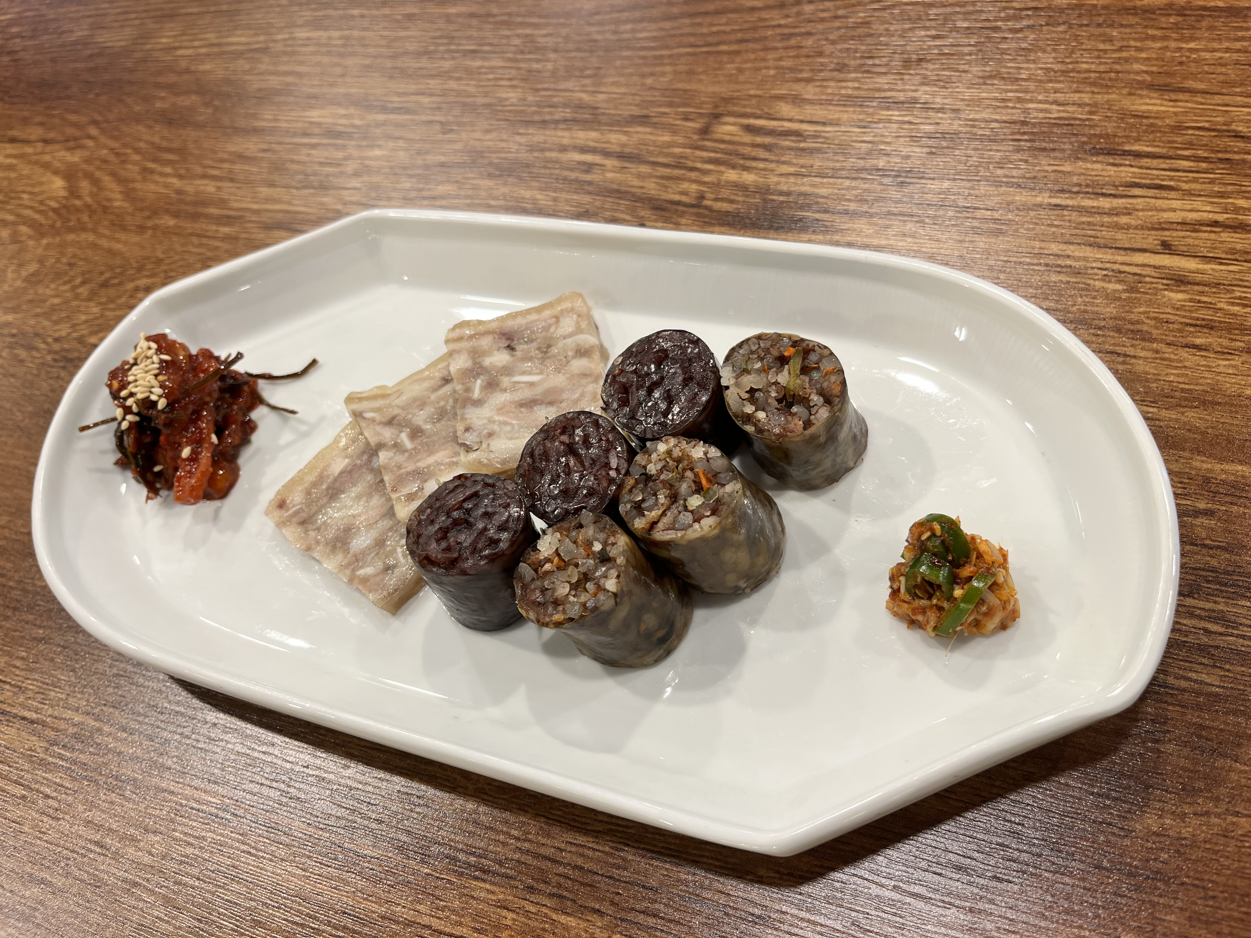 신의주찹쌀순대 아주대점