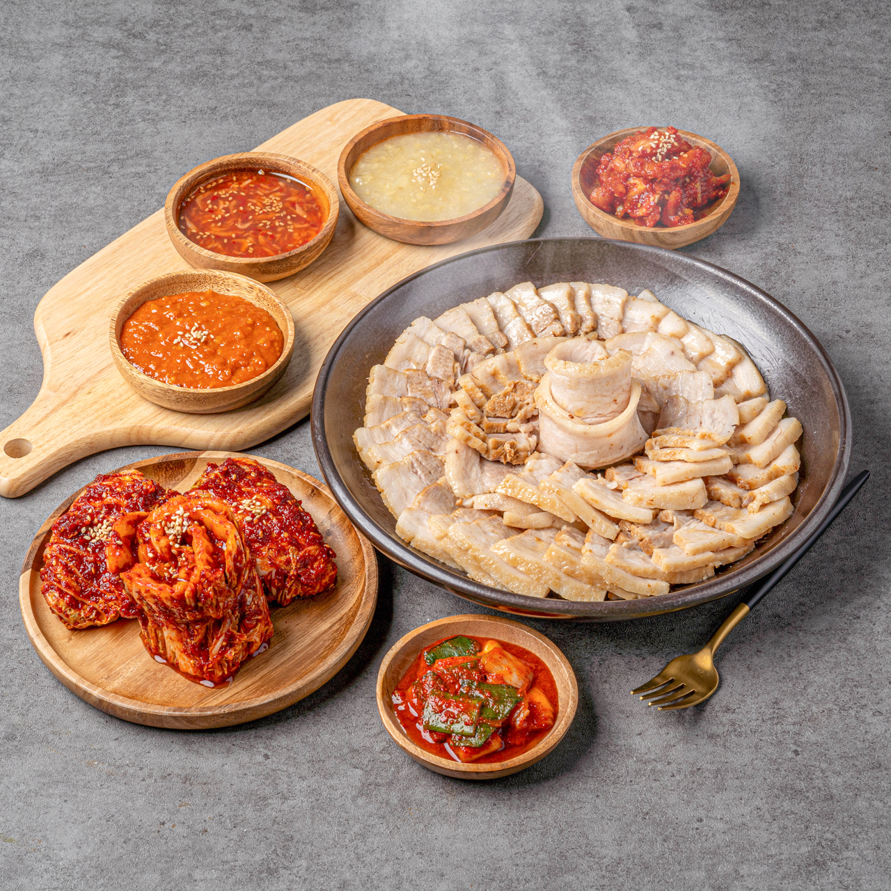 황금통마늘 보쌈 (중)