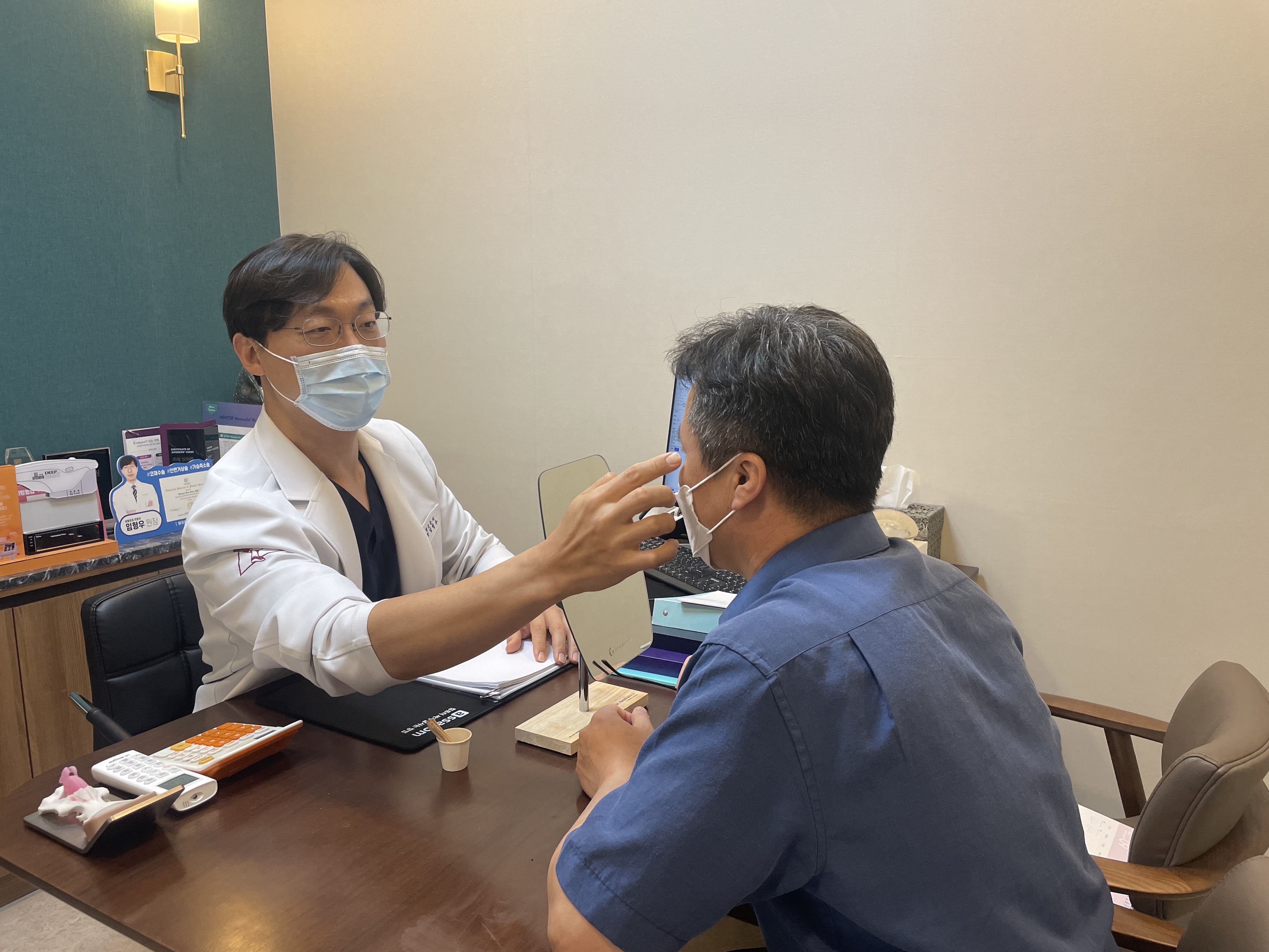 포에버성형외과 상담실 이미지