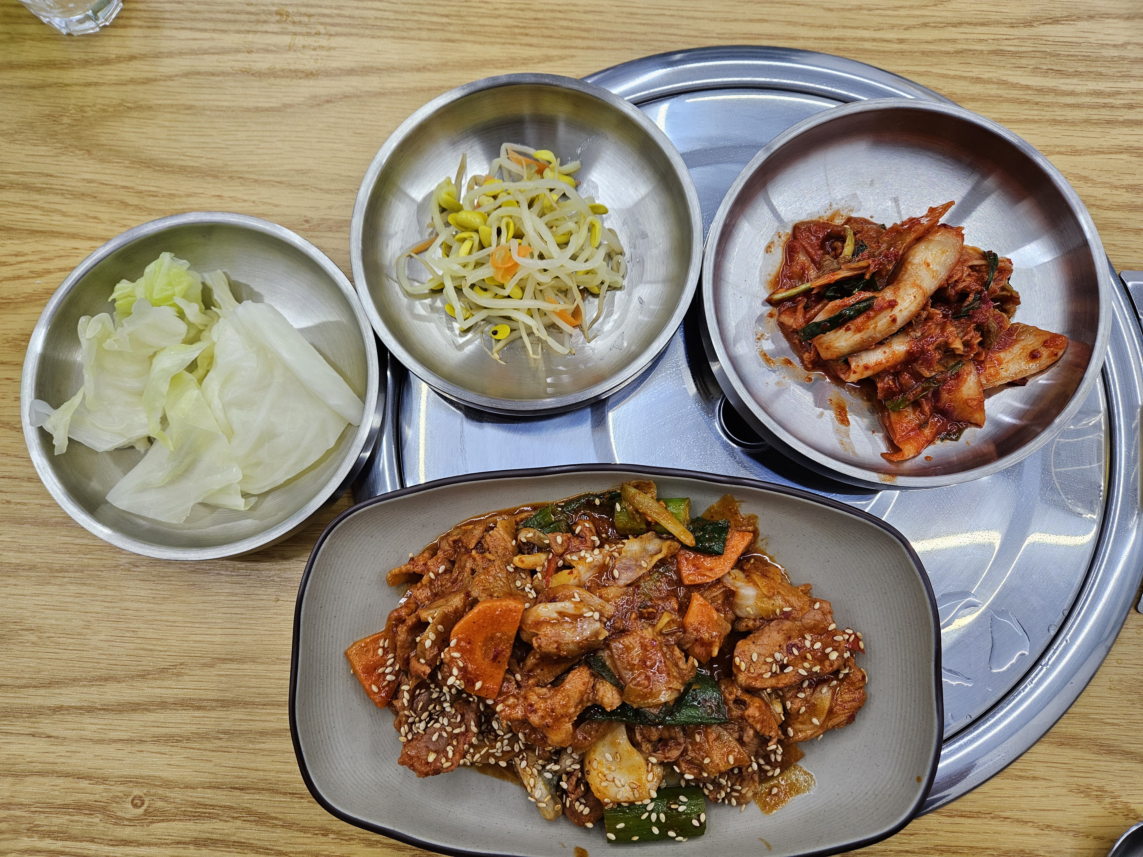 예가닭칼국수