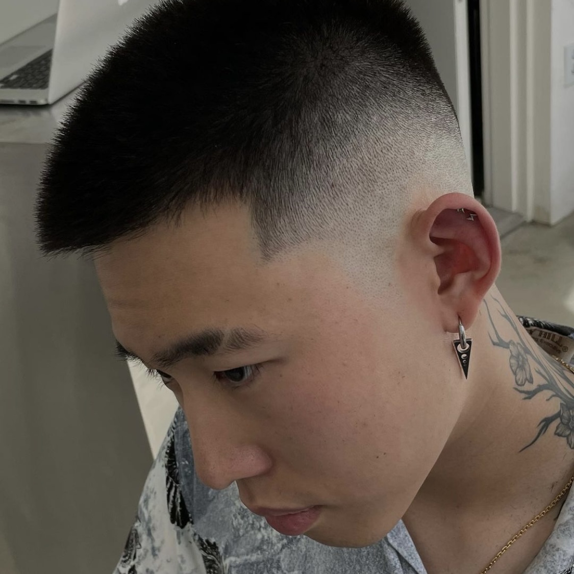 레커 바버샵 홍대