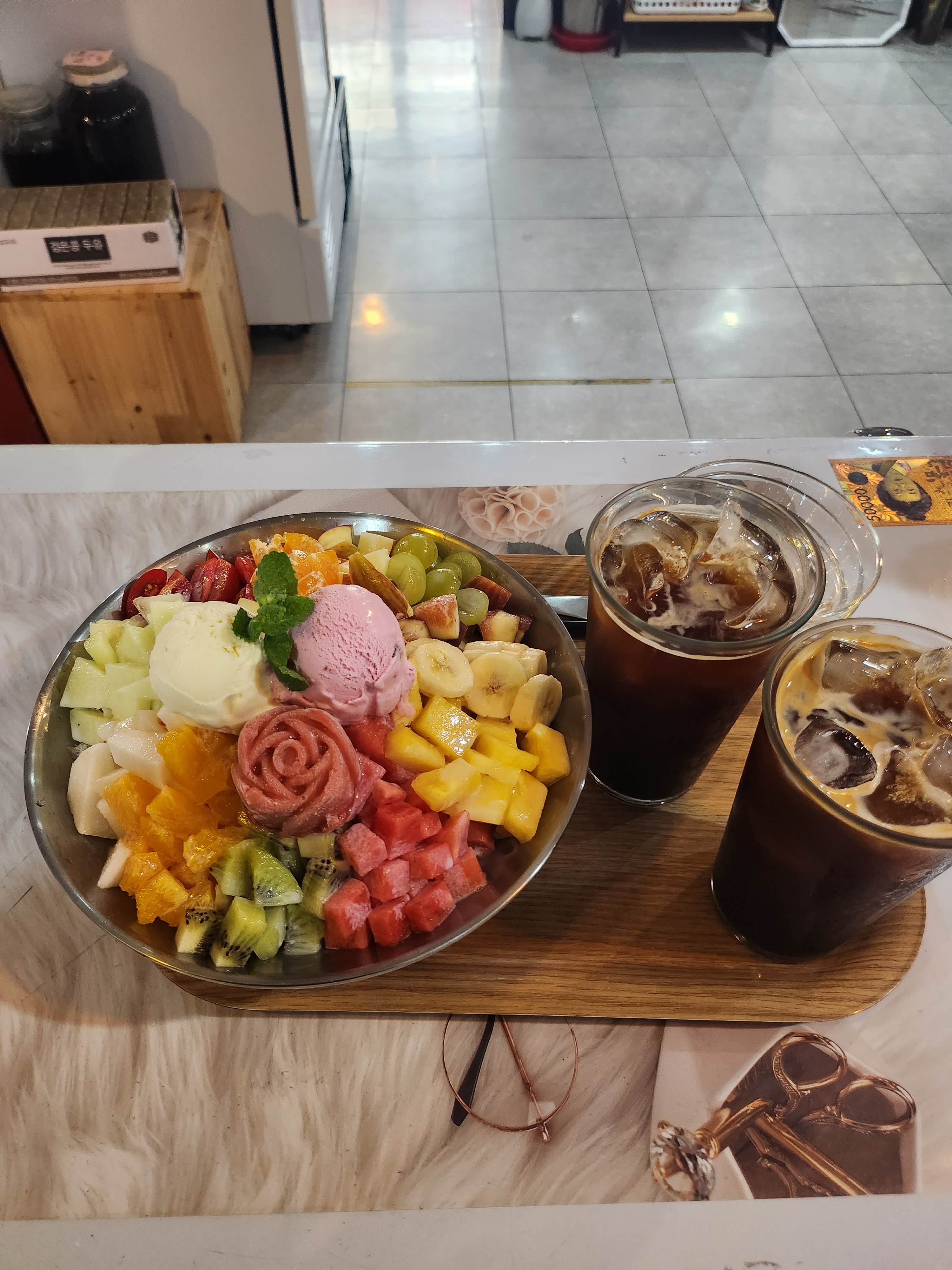 그녀의커피잔