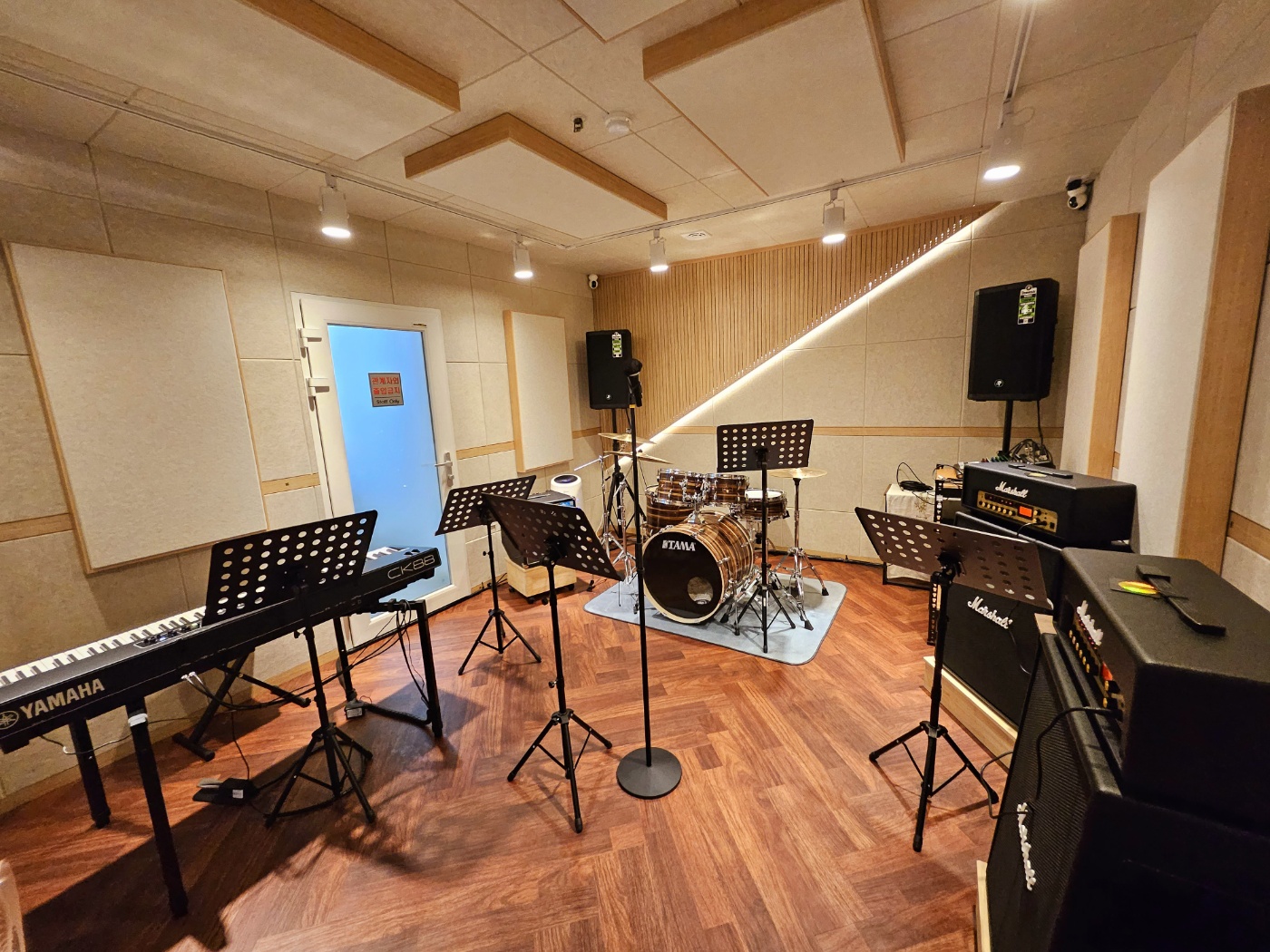 2번째 스튜디오 사진