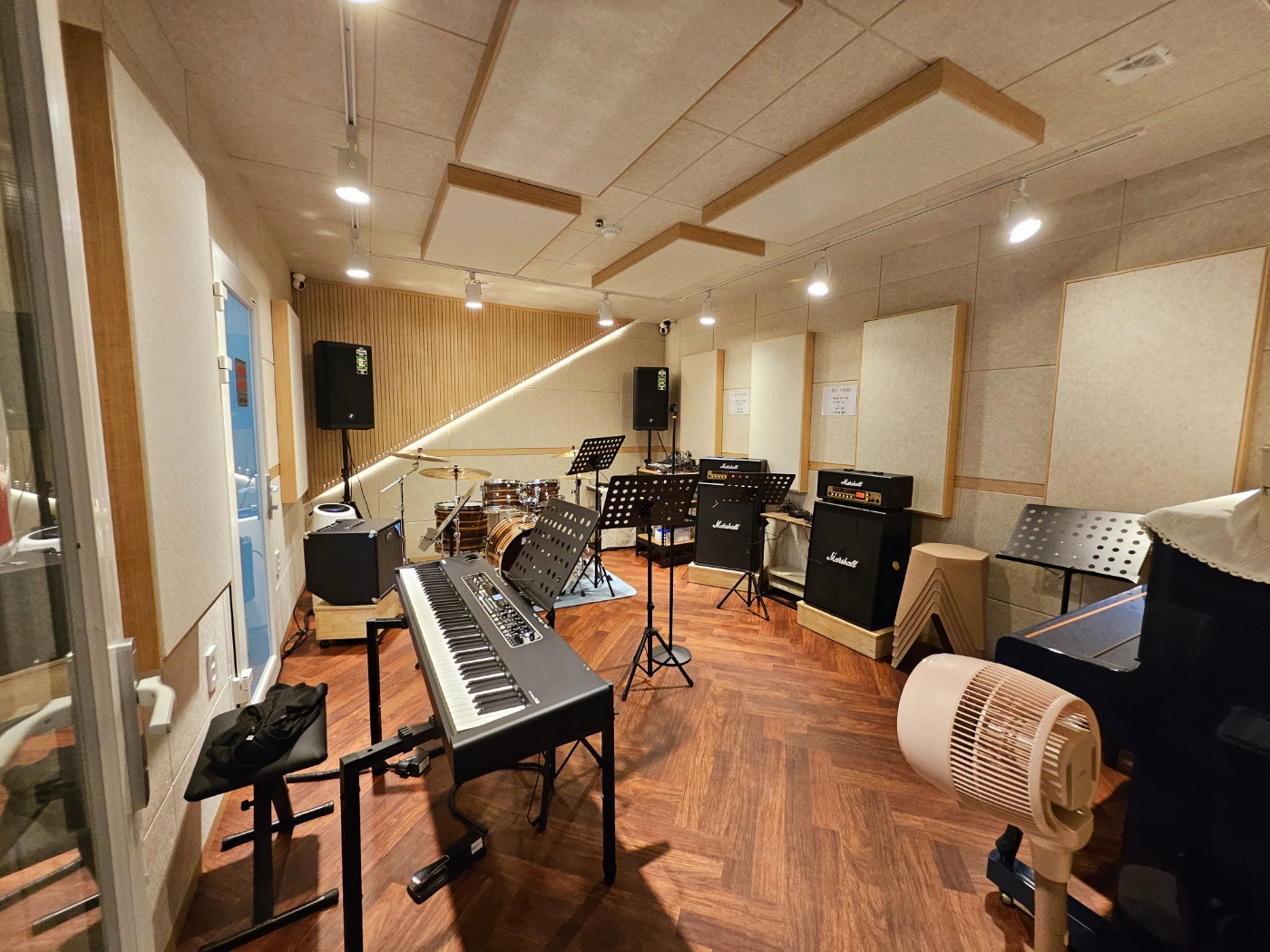 1번째 스튜디오 사진