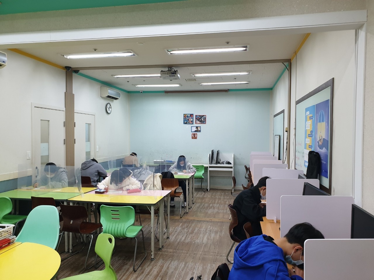 우스아카데미 대표 이미지