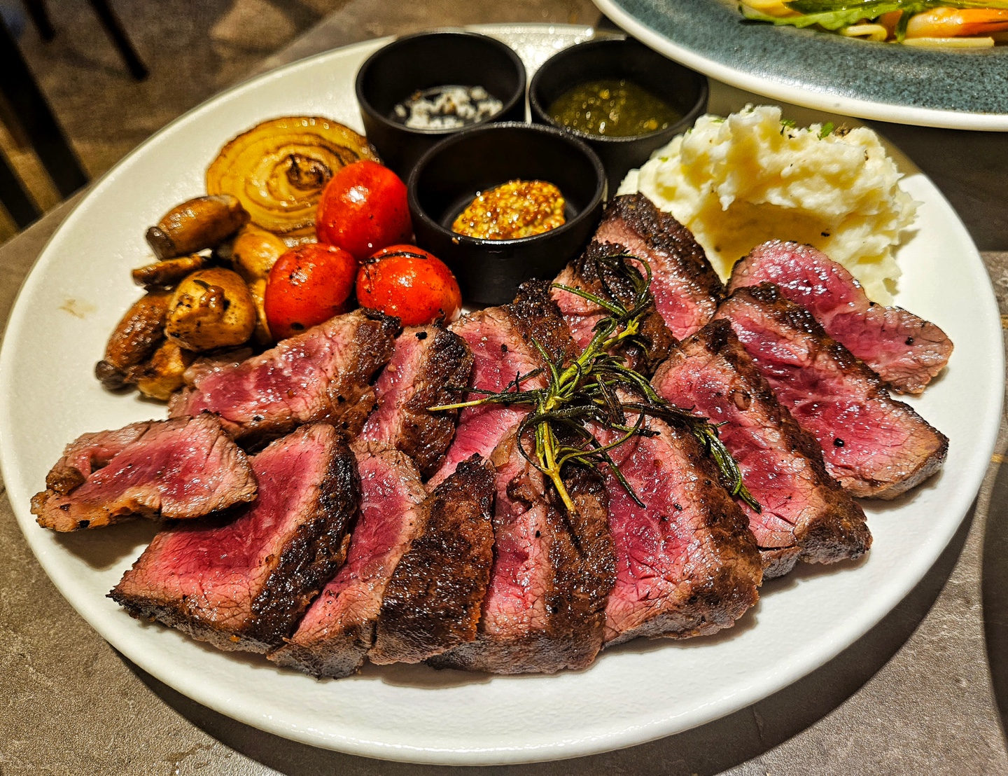 르뽀 밤리단길점