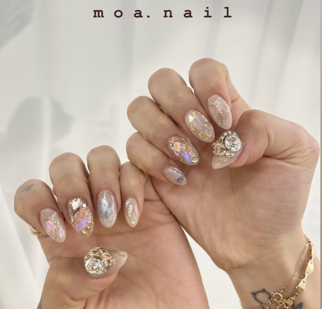 모아네일