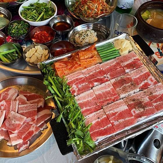 전북 김제시 삼겹살 전문점 오겹살 돼지껍데기 돼지뒷고기 항정살 통삼겹 한돈 목살 삼평식당 전주혁신점