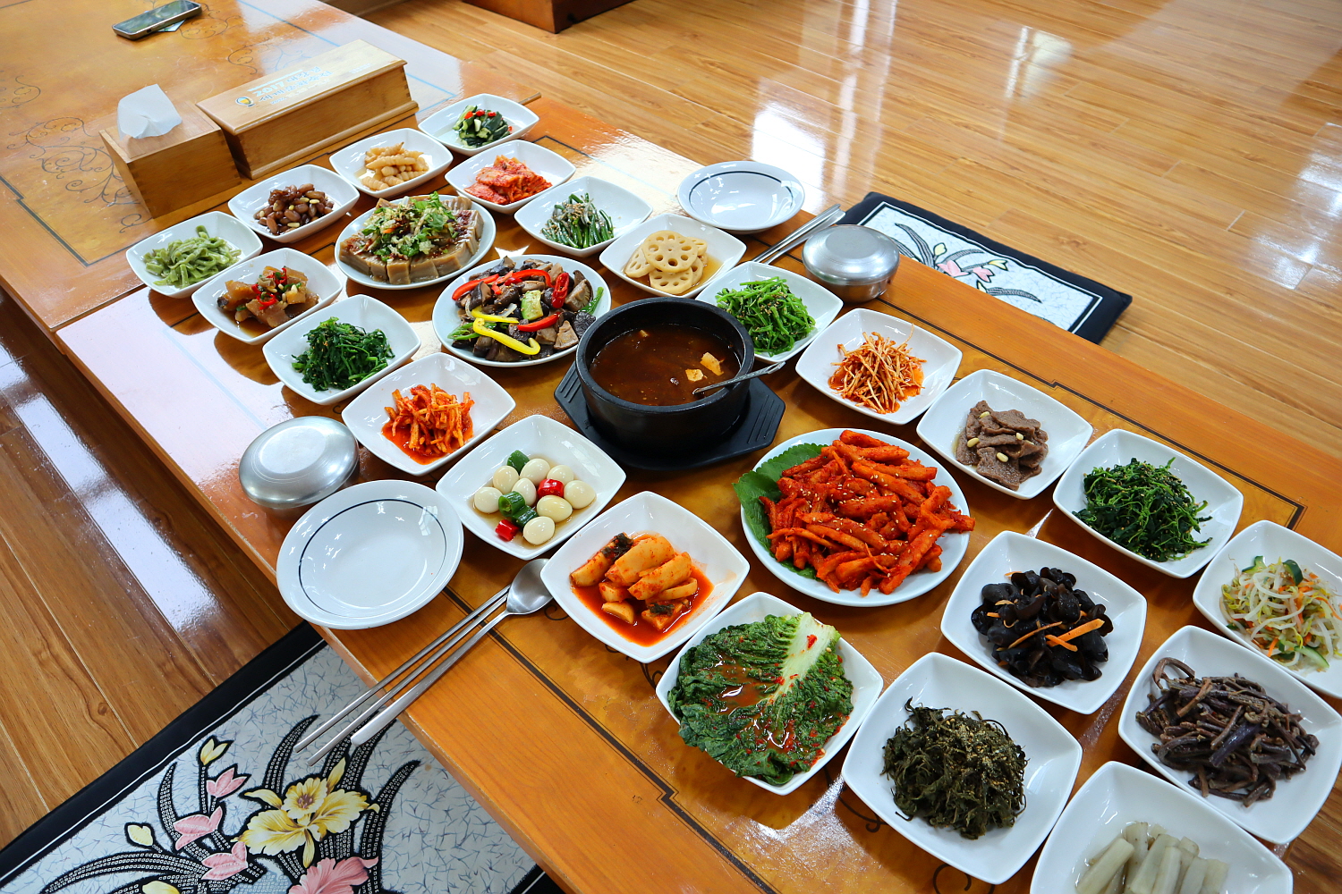 해인사 뚝배기가든식당 내부 또는 관련 모습