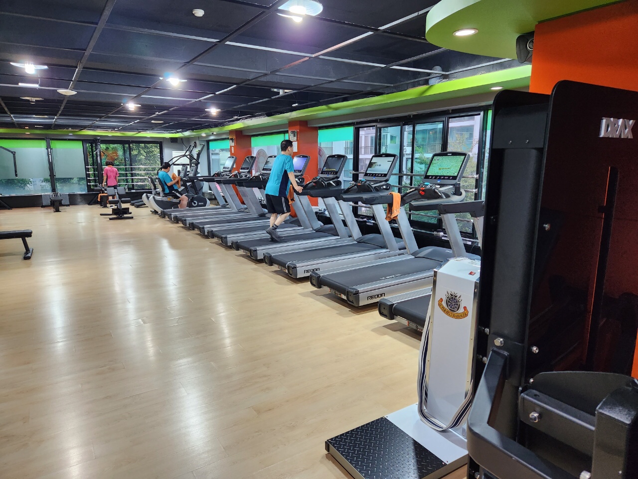 삼부24시사우나&휘트니스센터