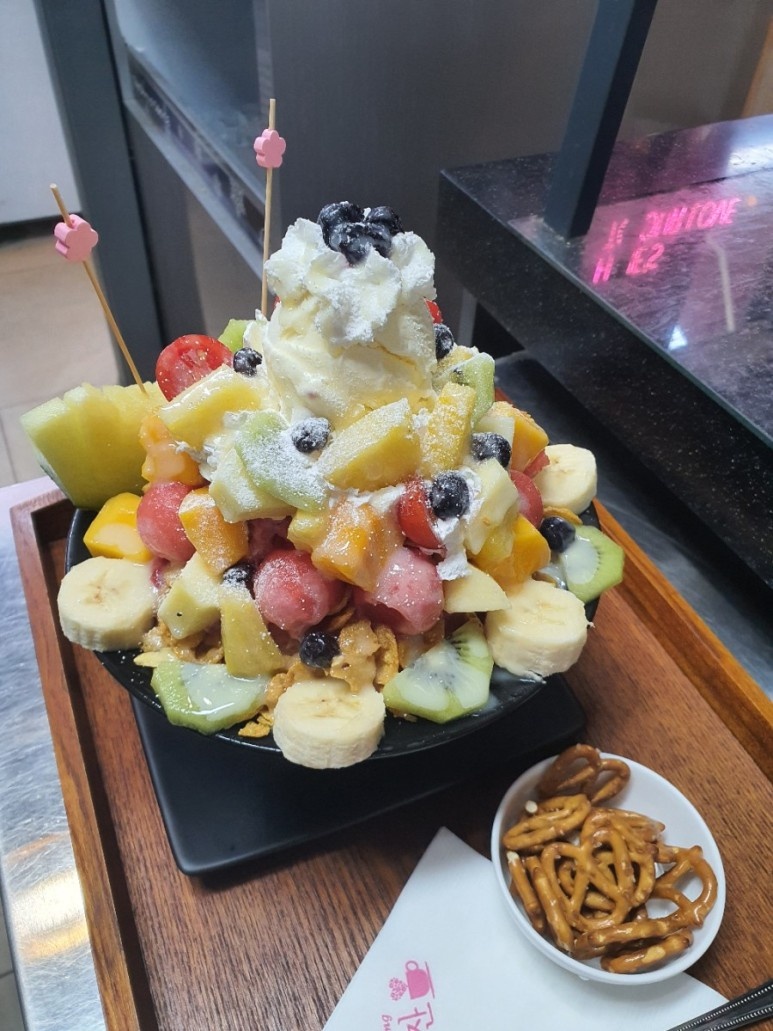 그녀의커피잔