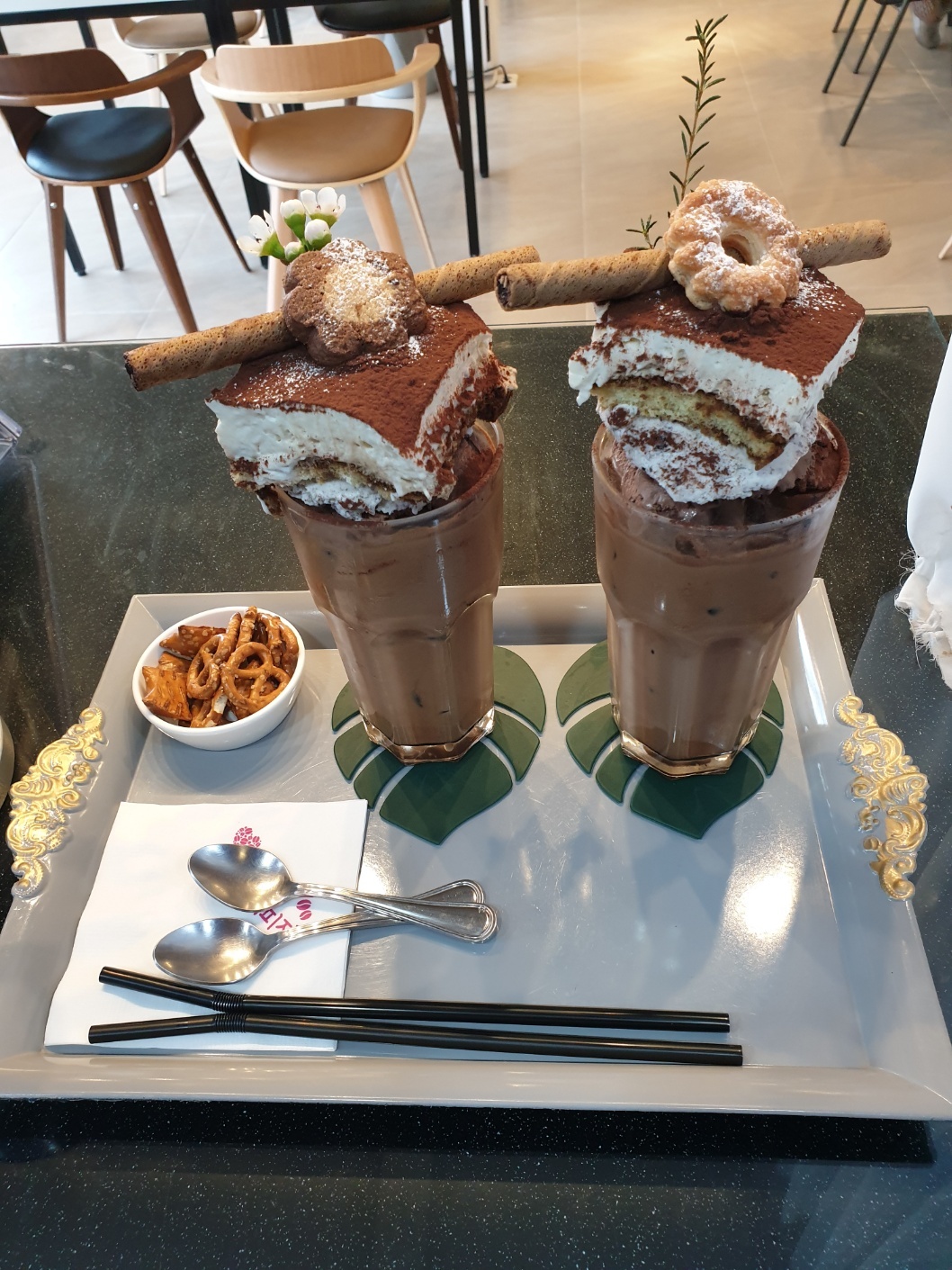 그녀의커피잔
