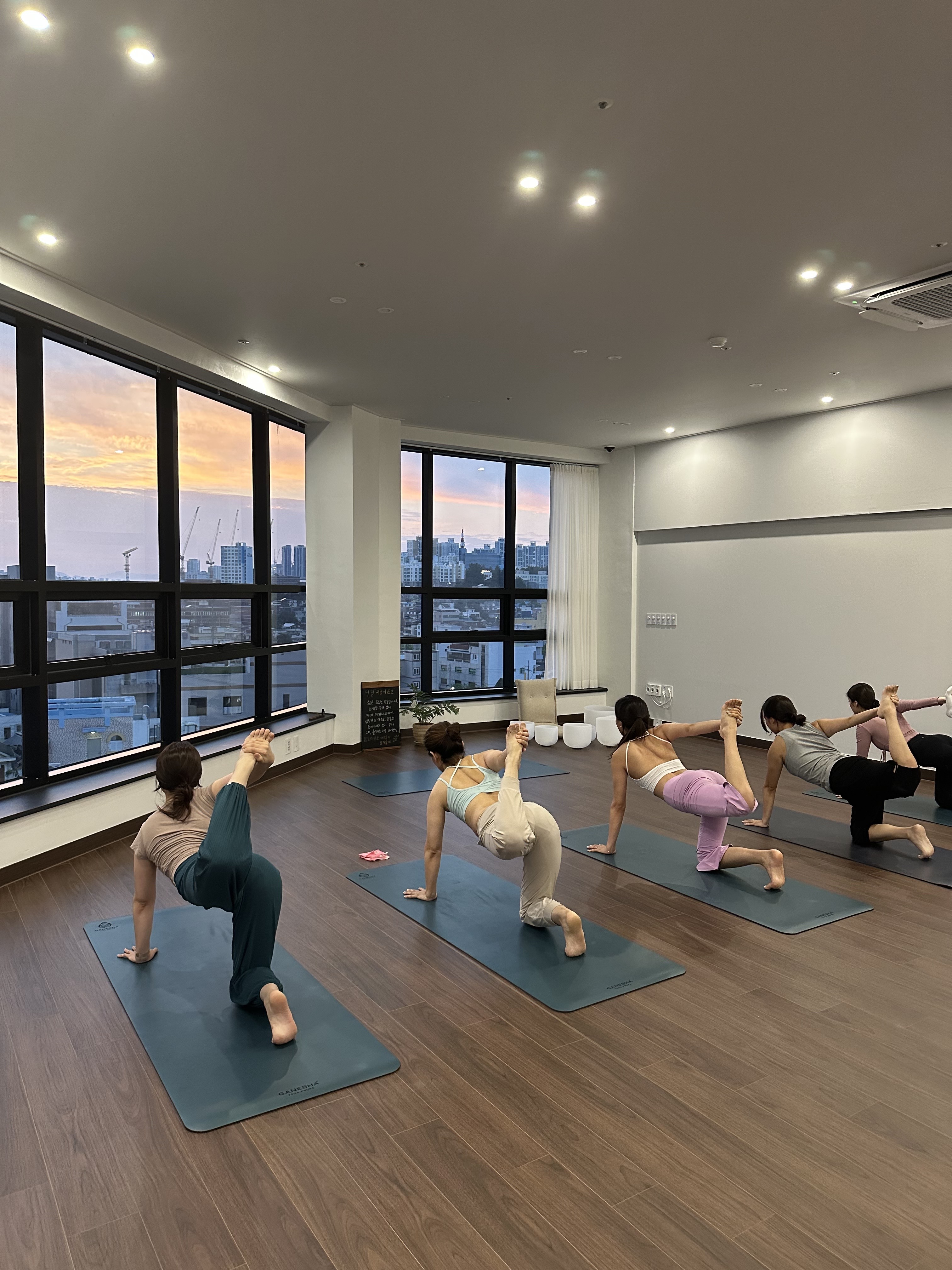 요가롭게 대표 이미지