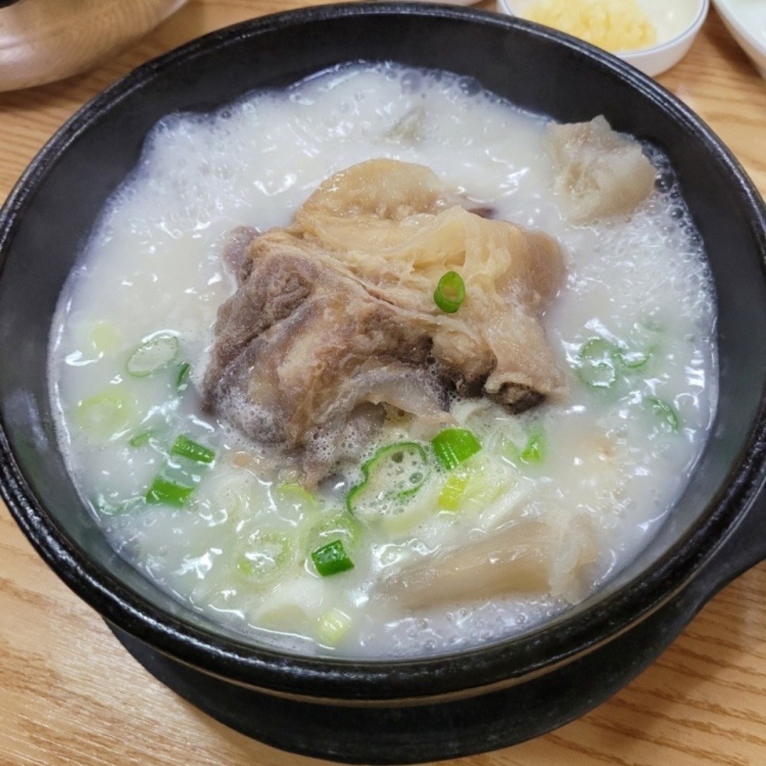 우족양곰탕 토종순대 뼈해장국
