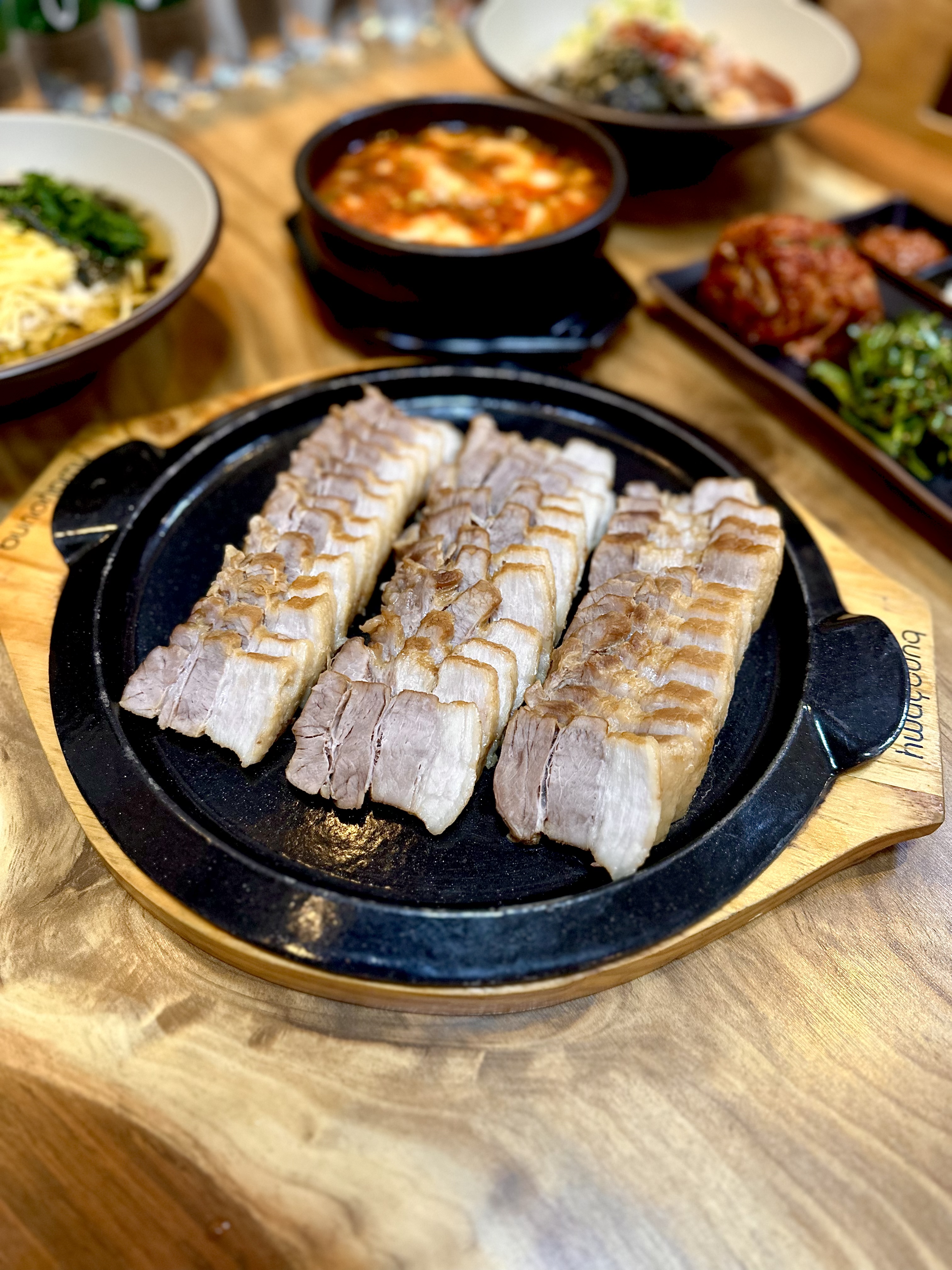 명동보쌈국수