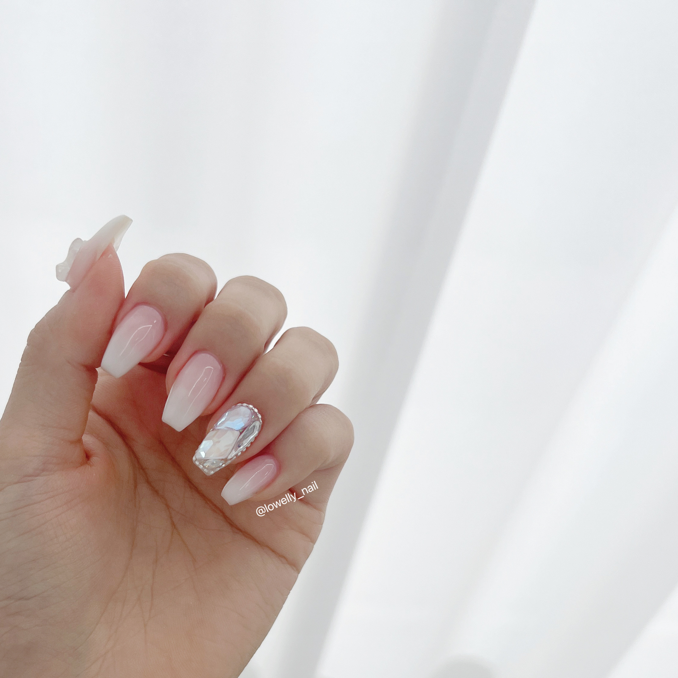 로웰리네일 대표 이미지