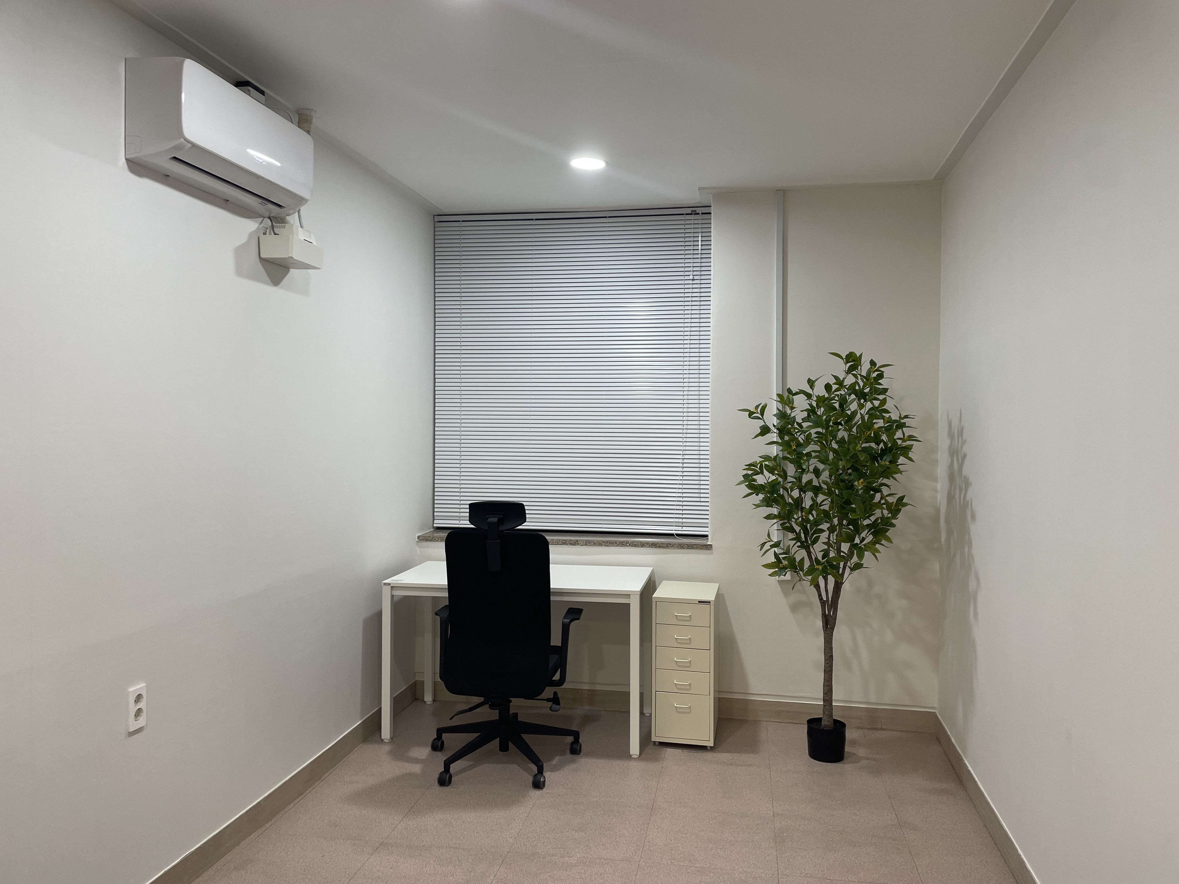 저스토리 대표 이미지