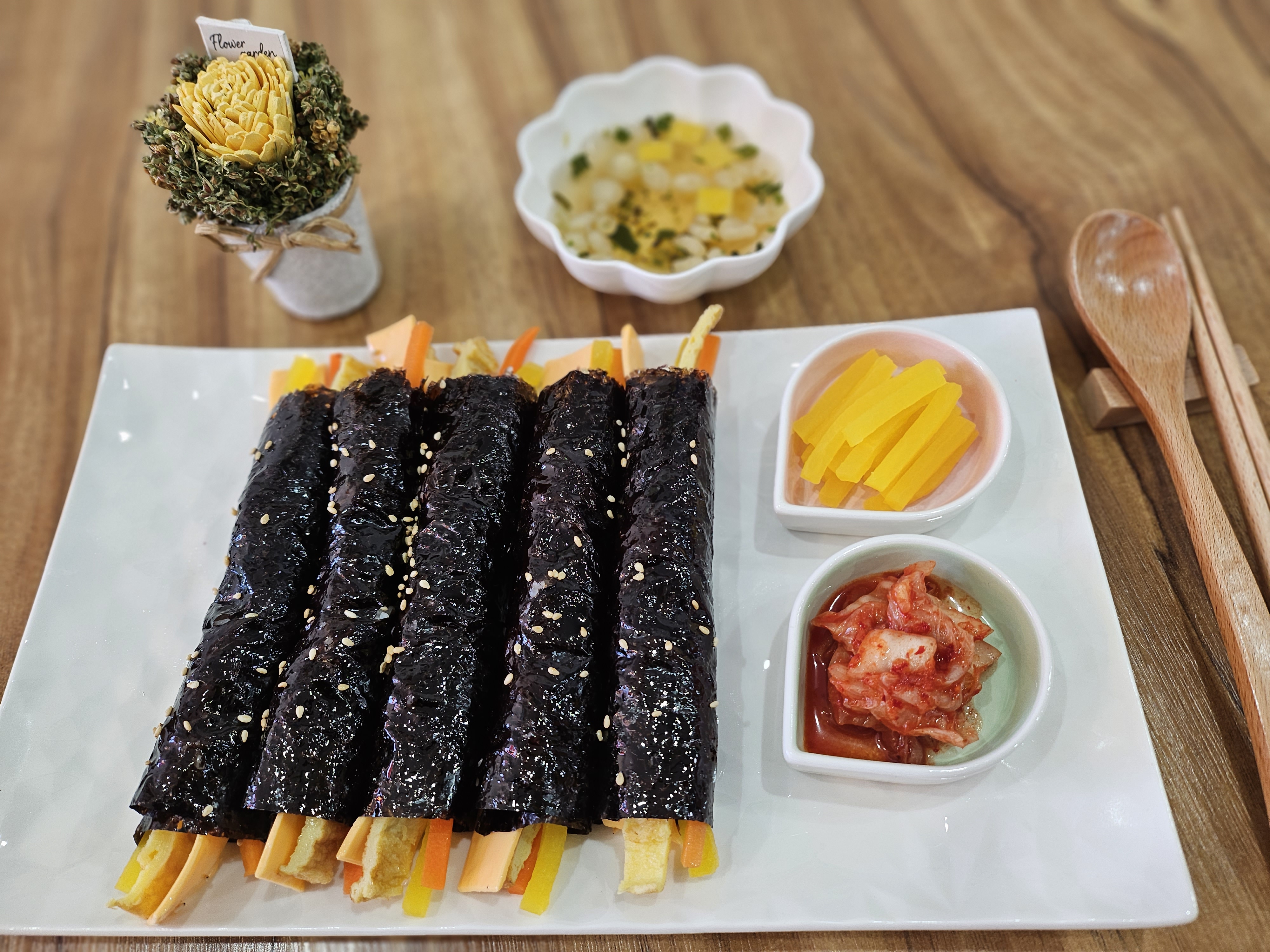 작은 꼬마  김밥집