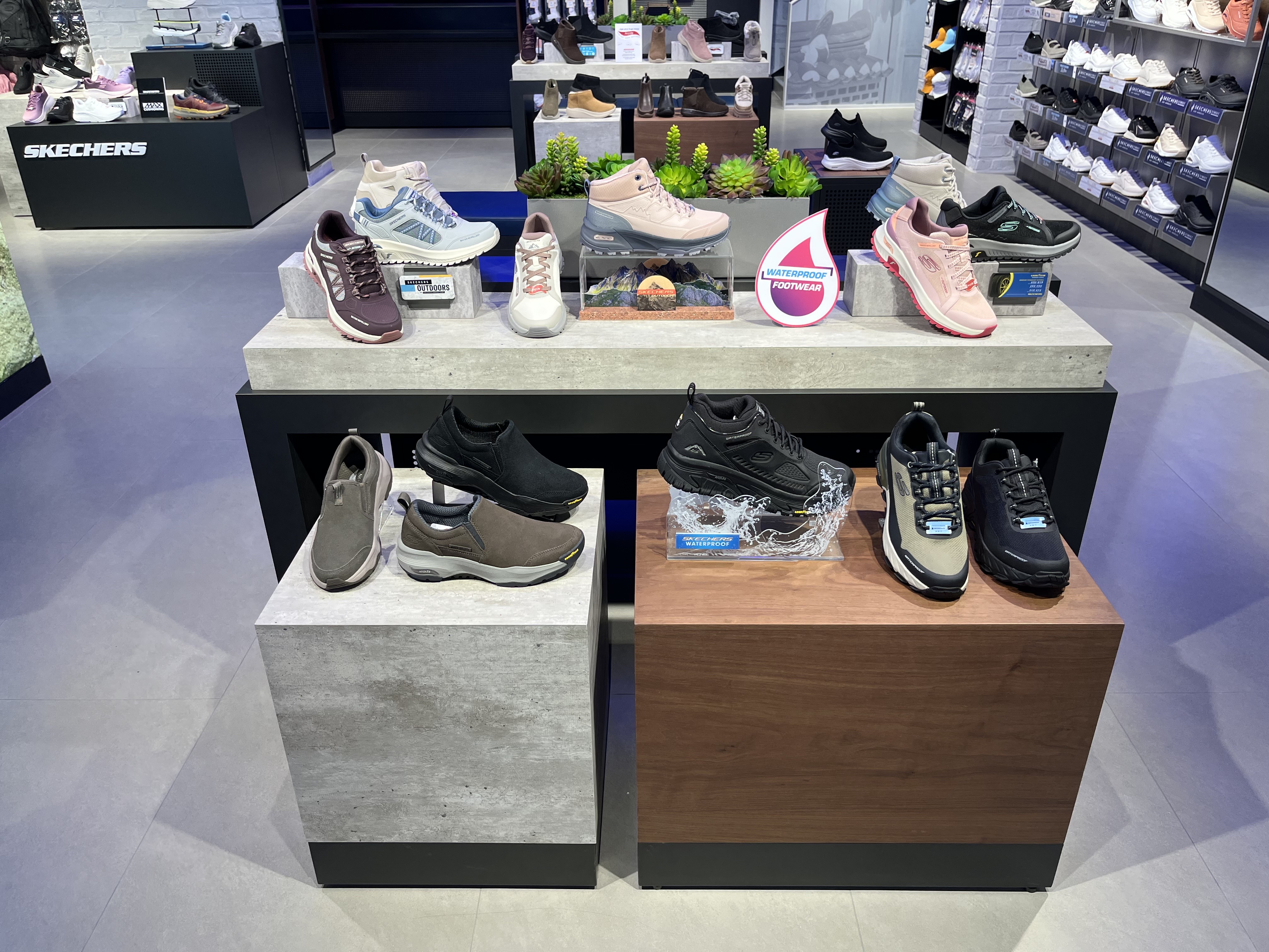 스케쳐스 명동직영점 대표 이미지