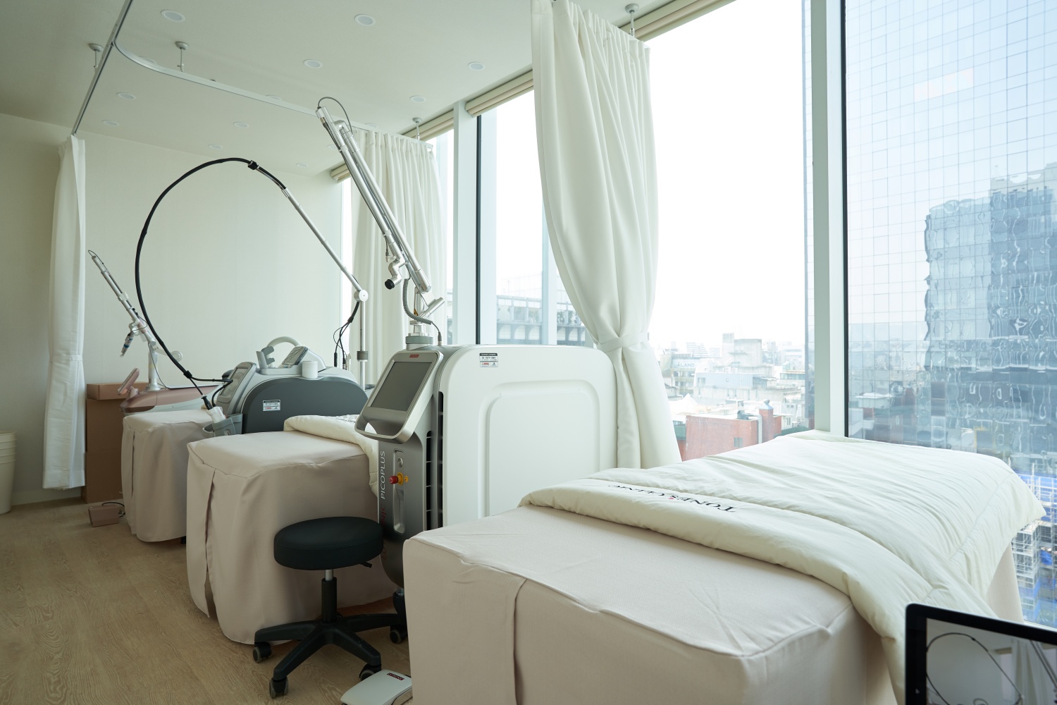 톤즈의원 홍대입구역 대표 이미지