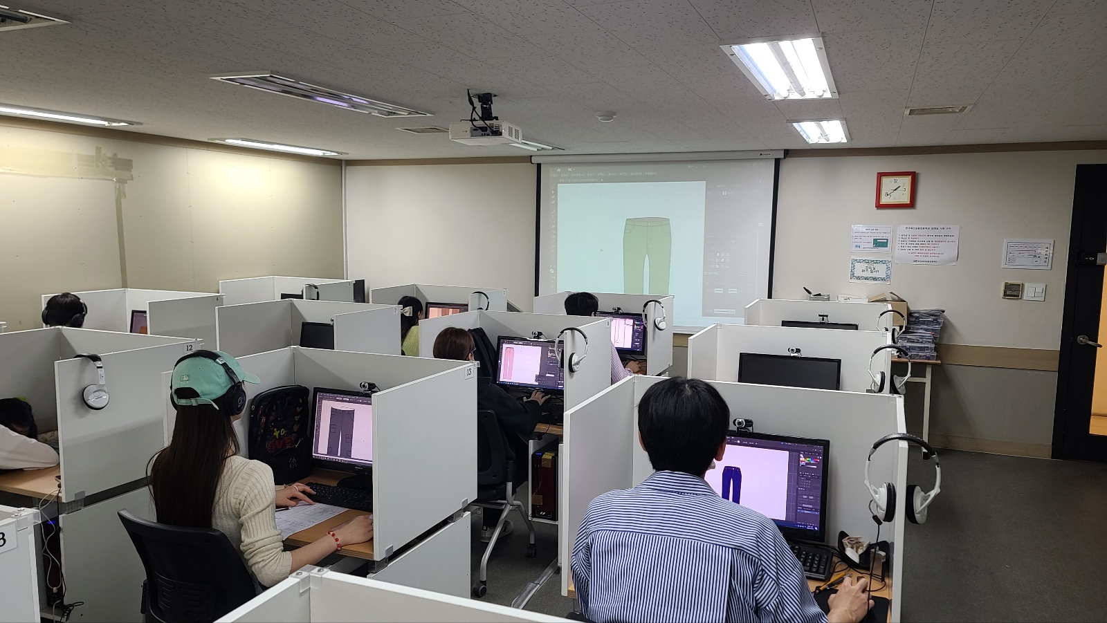 한국패션실용전문학교