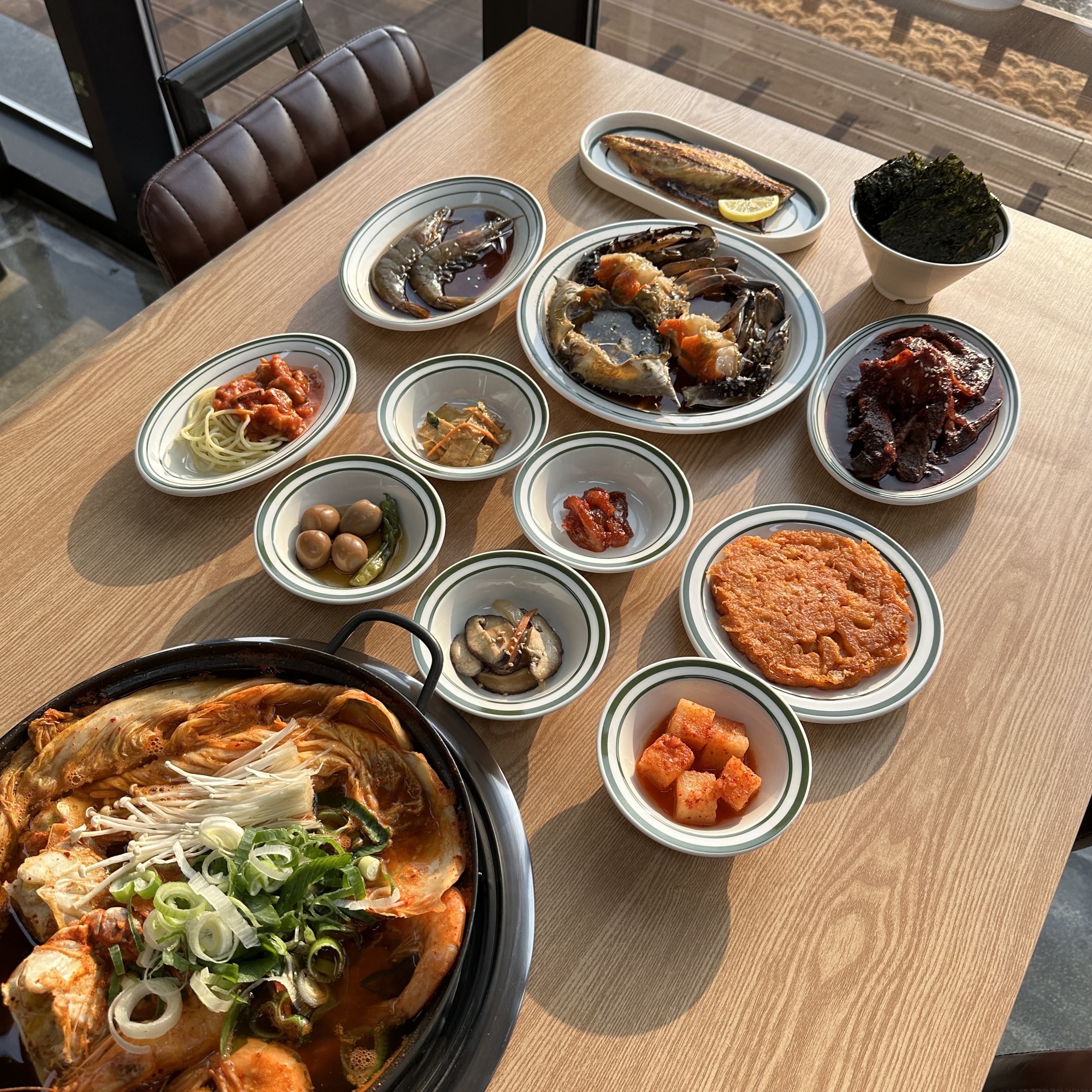천수만꽃게장 본점 내부 또는 관련 모습