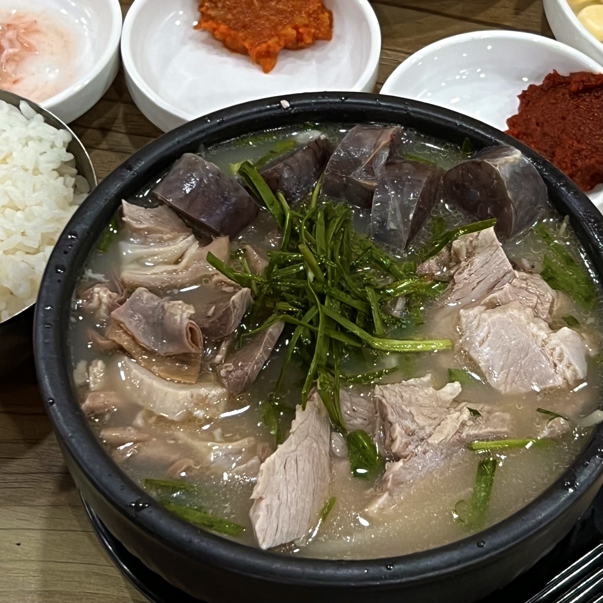가야이가네돼지국밥