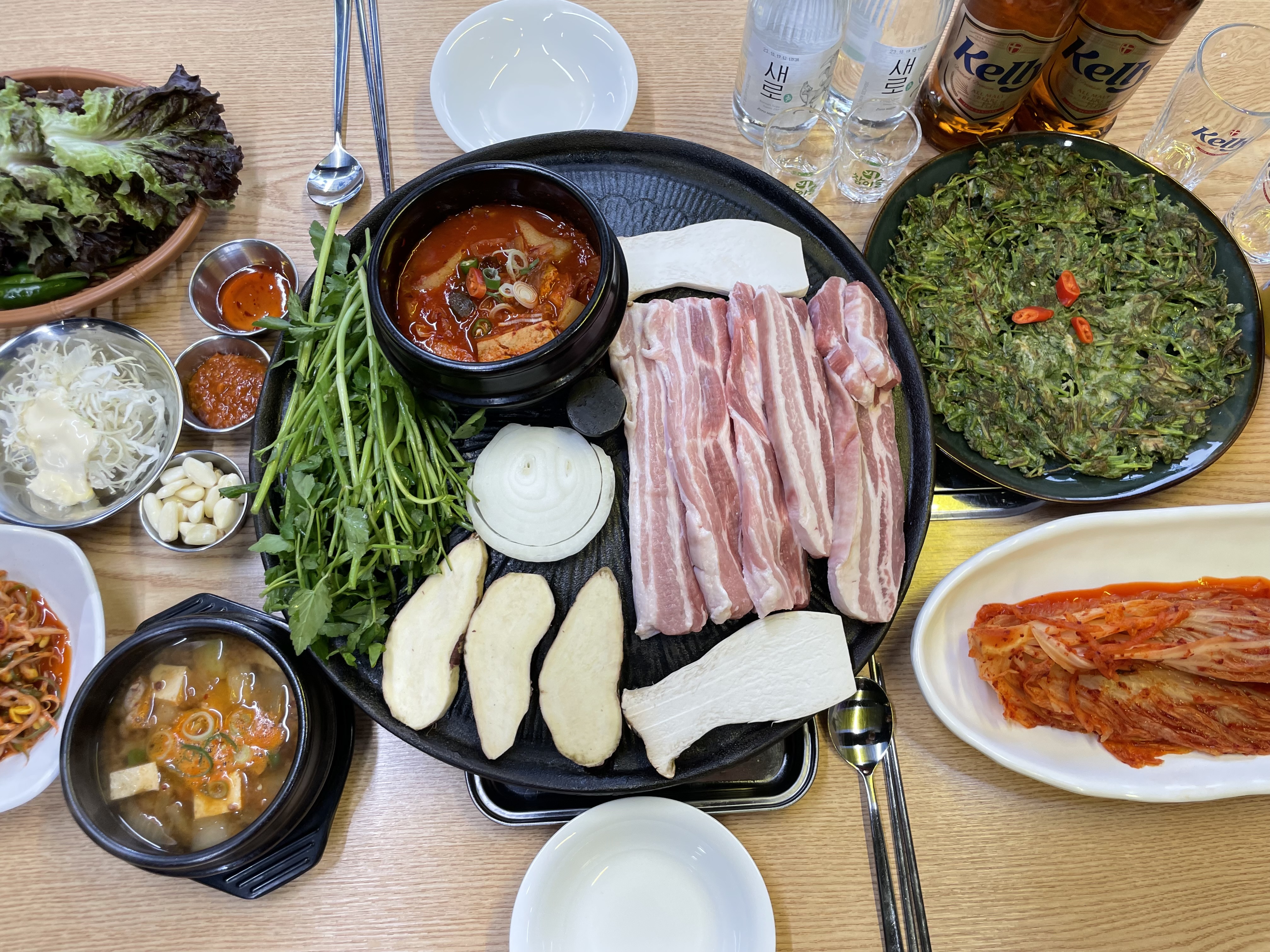 일산미나리솥뚜껑삼겹살