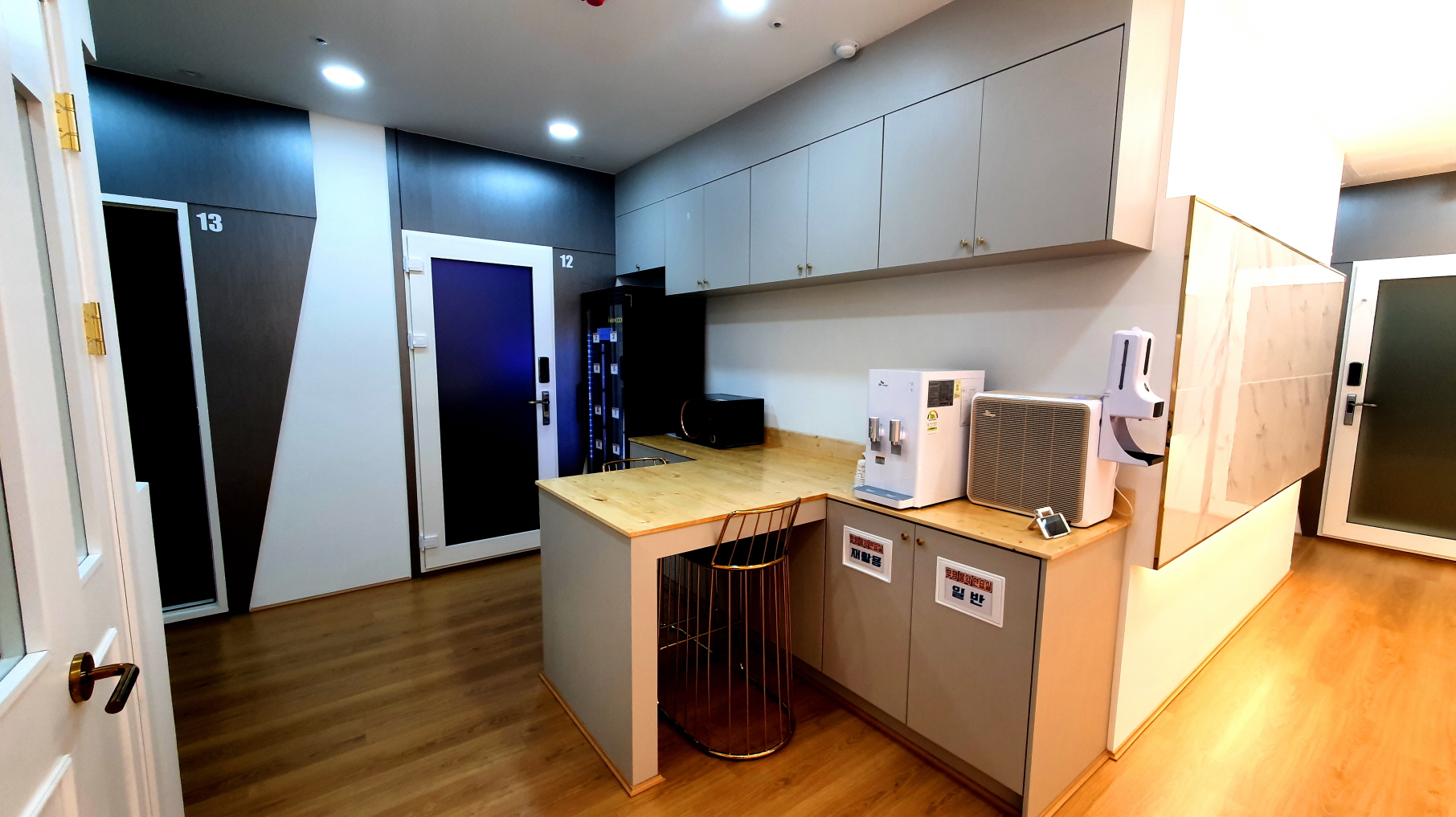 1번째 스튜디오 사진