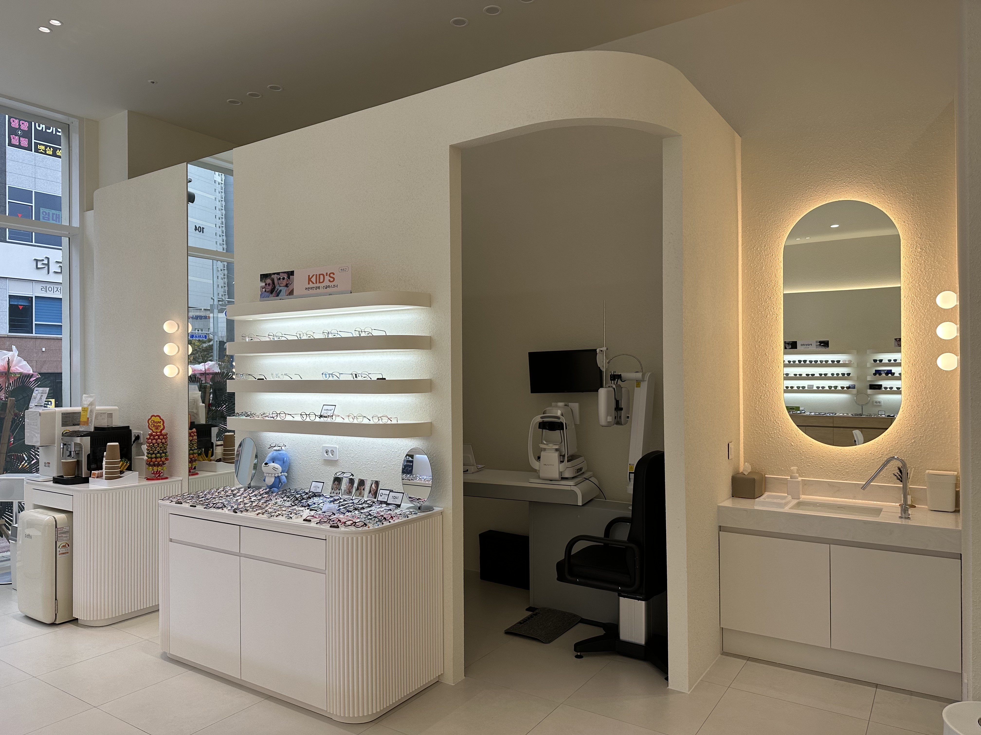 이노티안경 충주호암점 대표 이미지