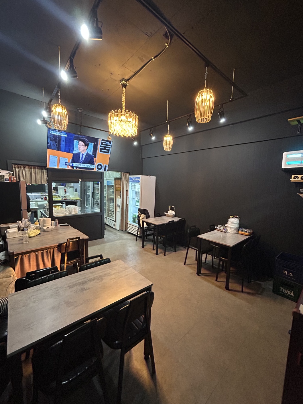 공룡닭발 쌍용불당점 내부 또는 관련 모습