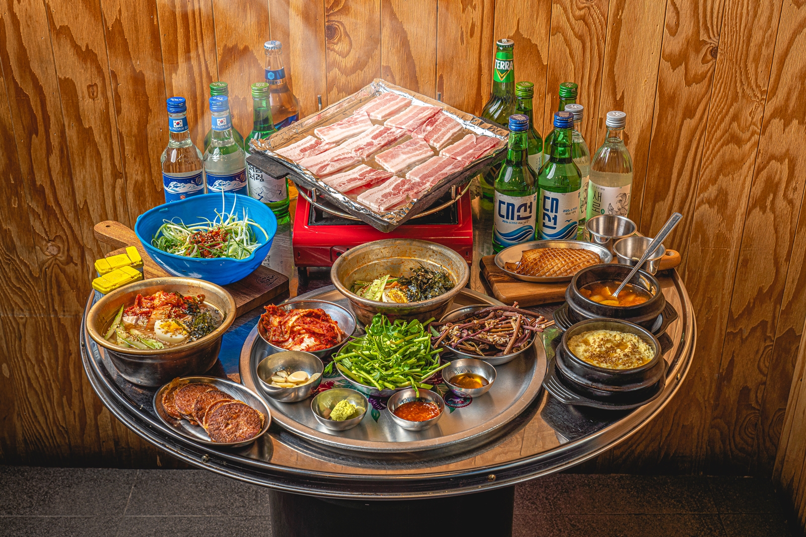 가까운 삼겹살식당 서울 동작구 오겹살 돼지껍데기 돼지뒷고기 항정살 통삼겹 한돈 목살 냉삼회관 노량진역점