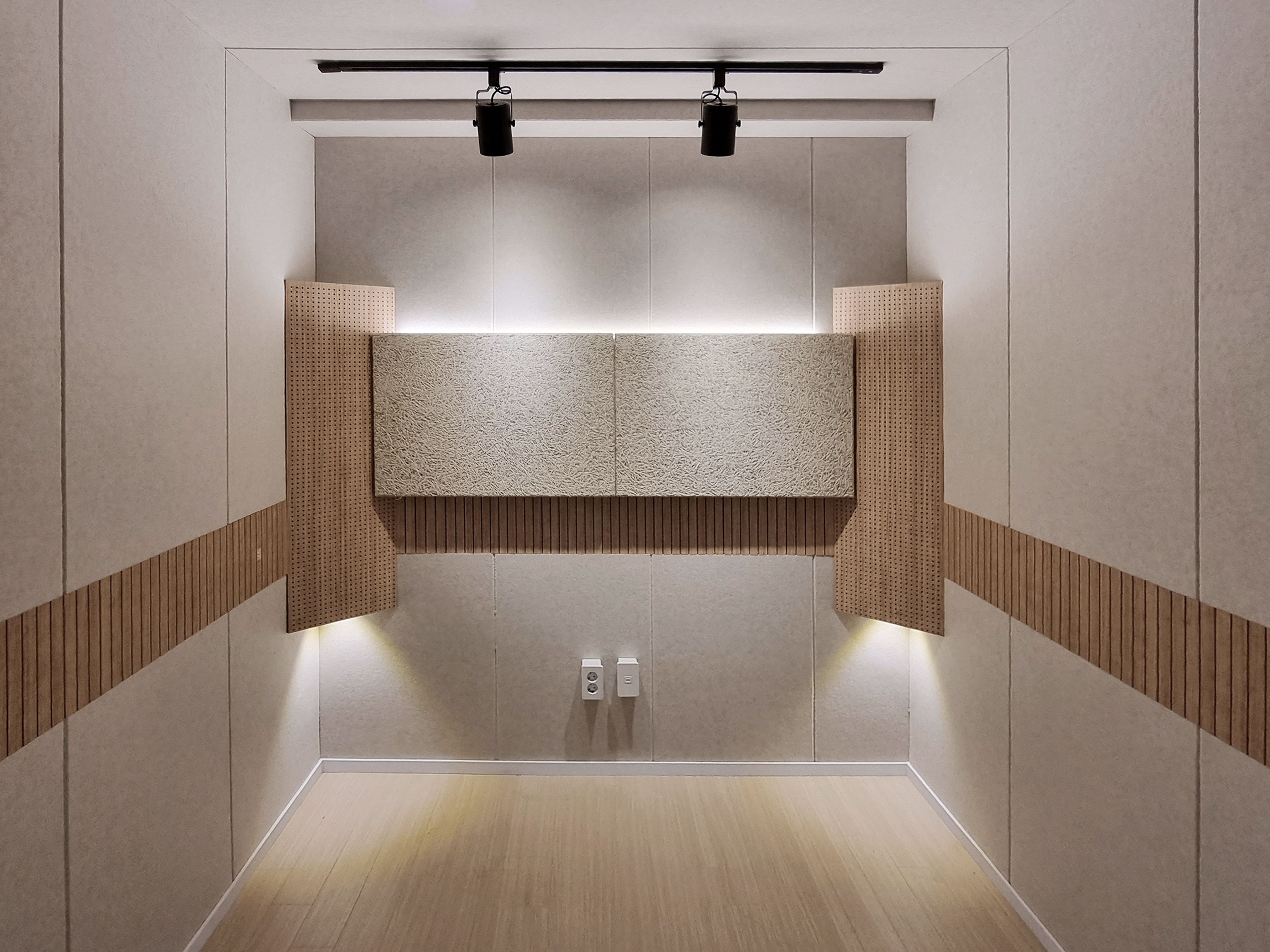 1번째 스튜디오 사진