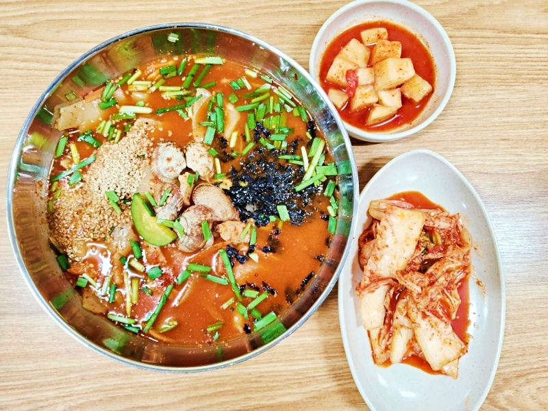 원조봉평메밀막국수