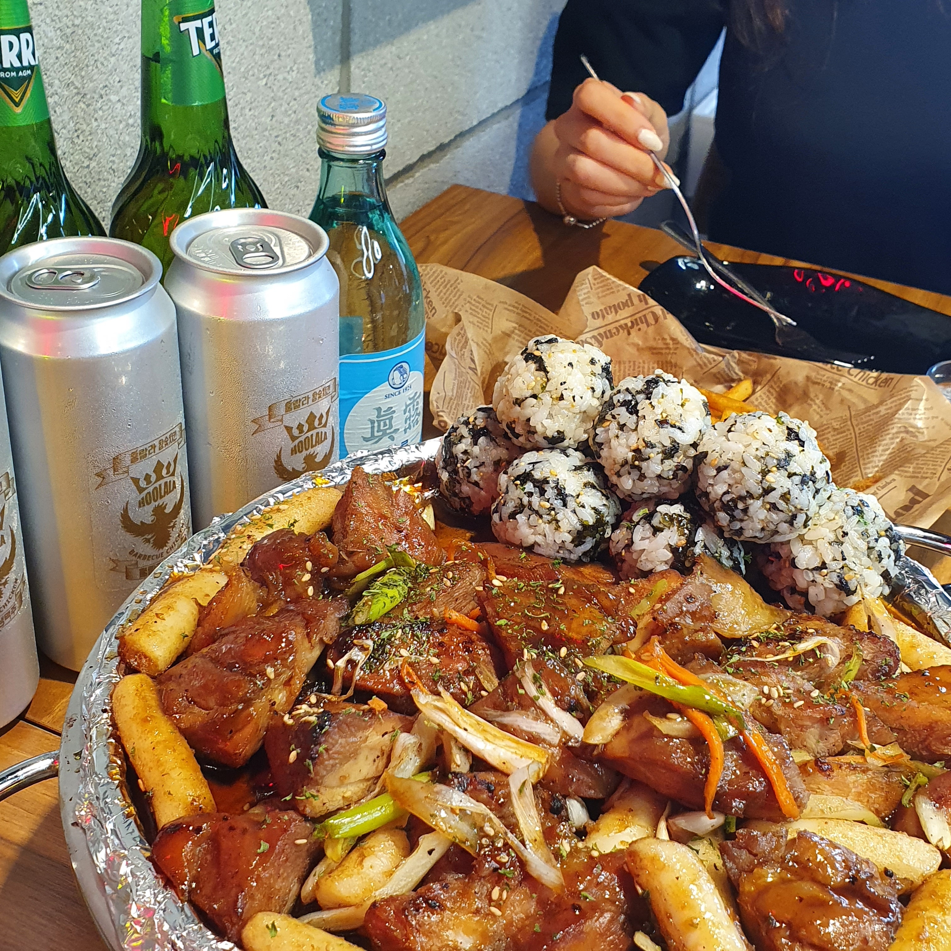 훌랄라참숯바베큐치킨 파주다율점