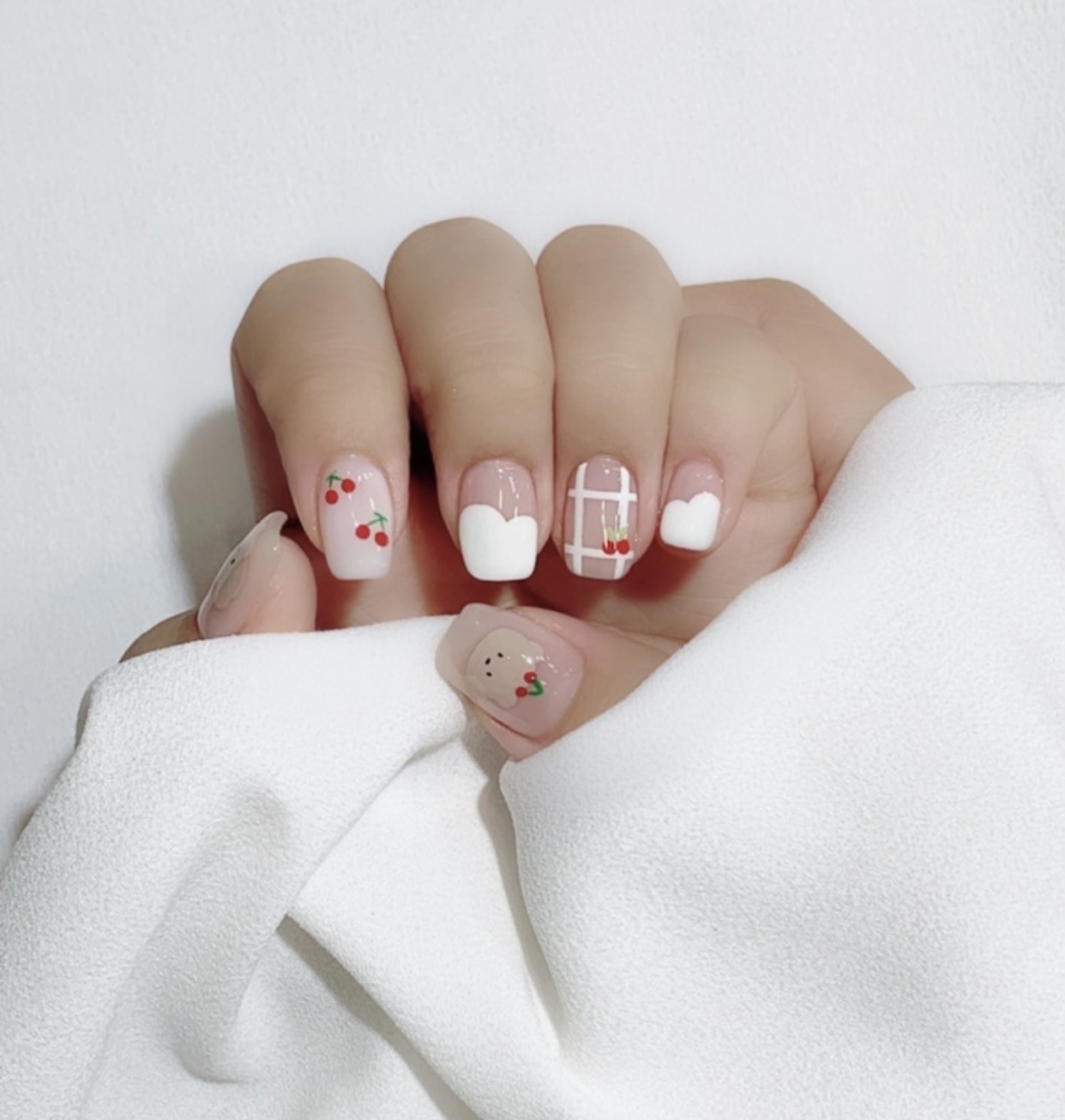 네일바이엔 이대역본점 대표 이미지