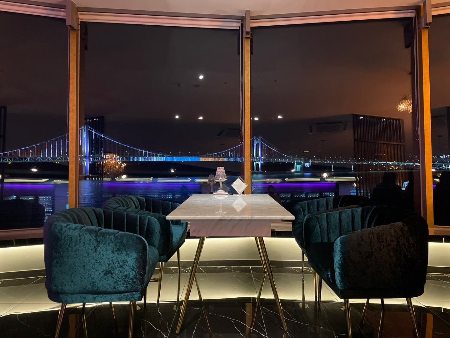 델루나 레스토랑