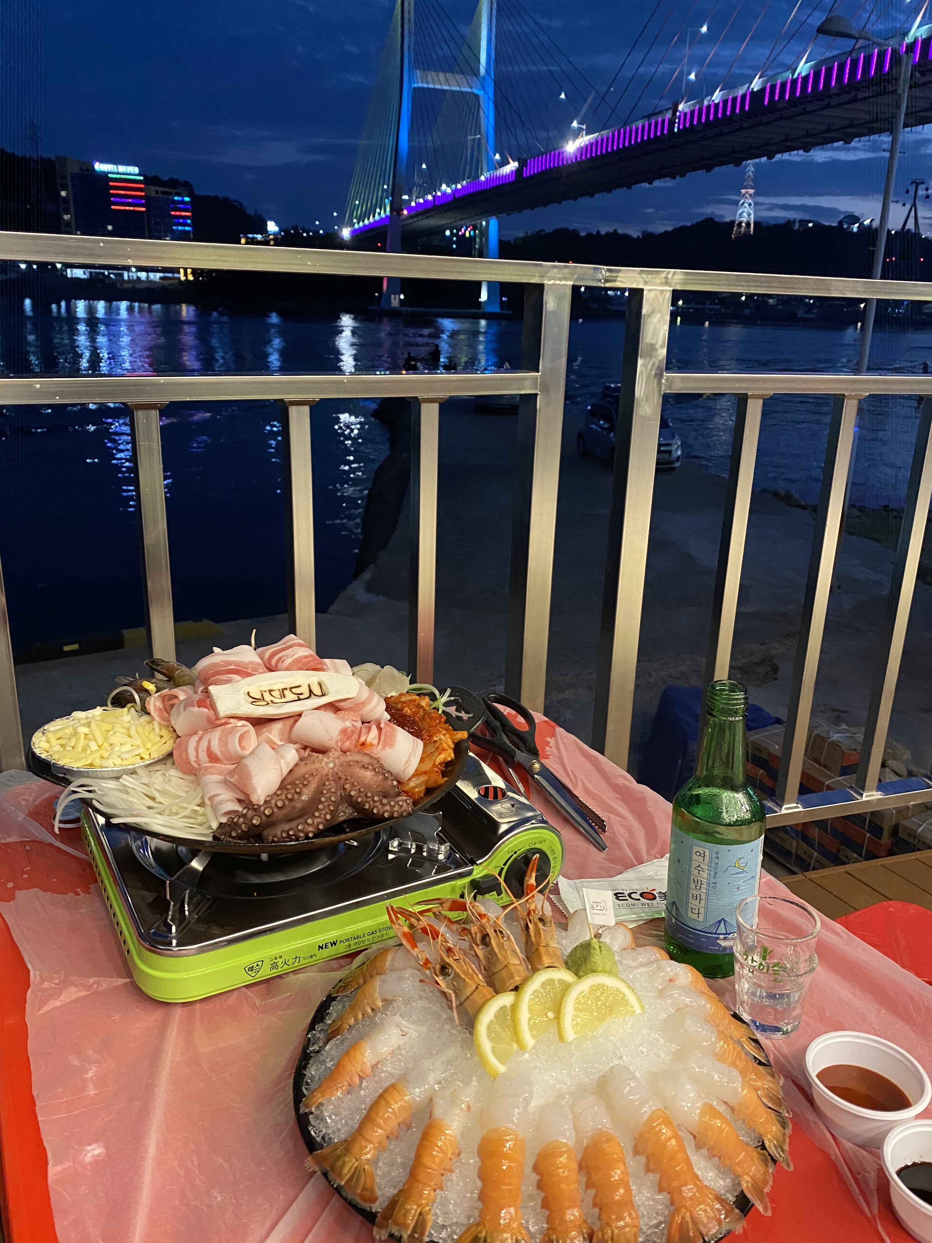 낭만도시 테라스에서 본 거북선대교