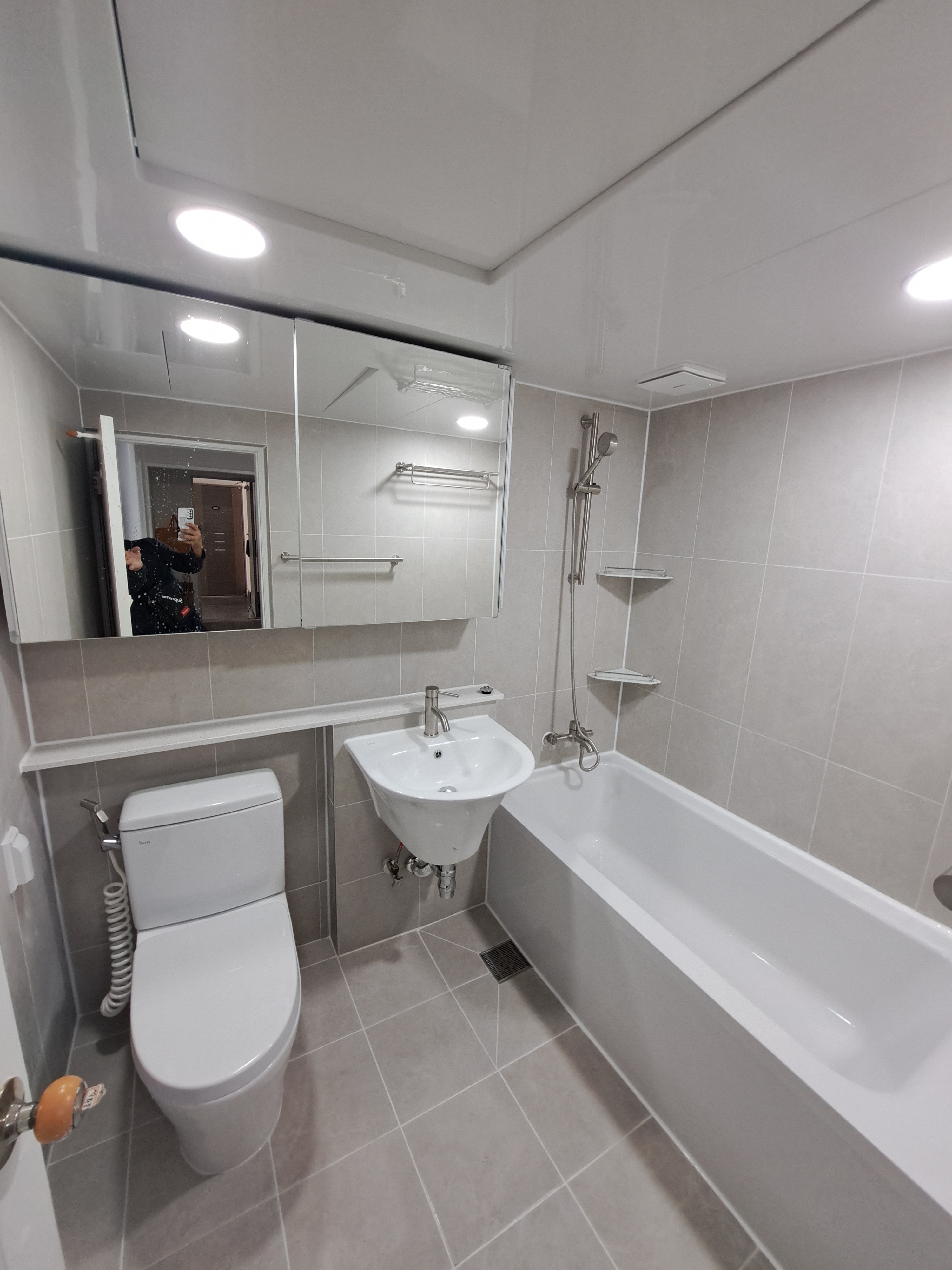 수 바스 앤 타일 대표 이미지